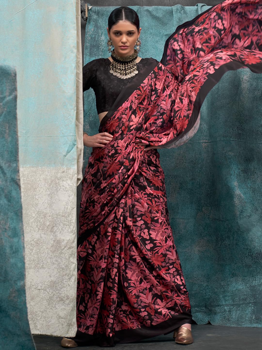 SAREE MALL Women's Black Crepe Bagru Printed Saree With Blouse Piece (KERNIA16002_RB)