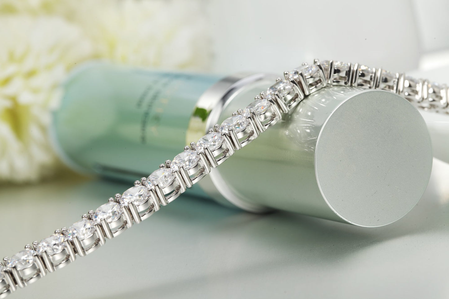 Ananth Jewels Made with Swarovski Zirconia Solitaire Pure Brilliance Bracelet for Women (Metal : Alloy)