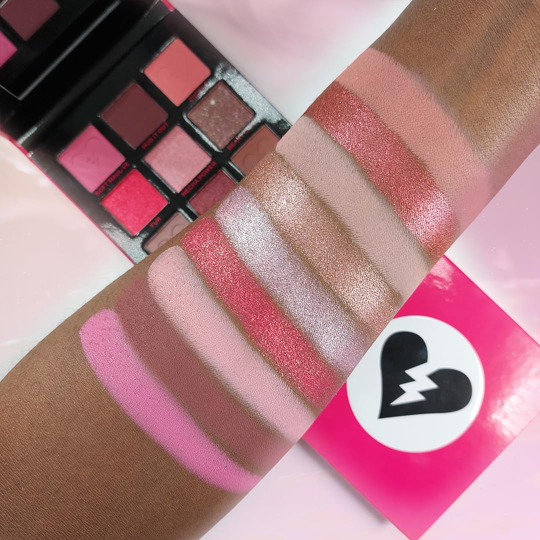 Makeup Revolution- X Fortnite-9 Pan Shadow Palette- Cuddle Team Leader | Unlock the cutest looks |Balance of bright mattes and berry-toned shimmers | Pigmented shades of soft & fluffy pinks | 9gm