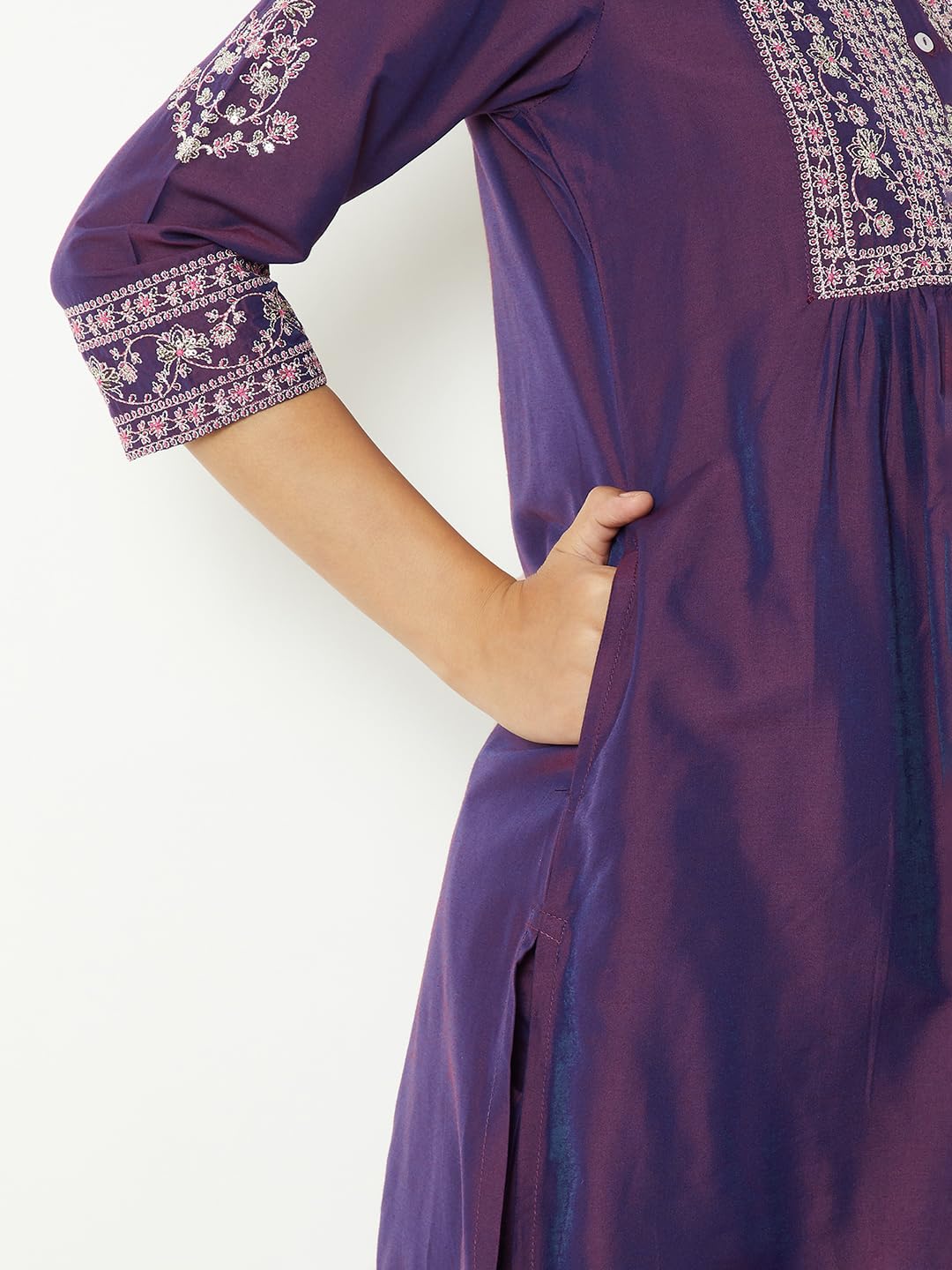 Max Women Embroidered Straight Kurta Set (Purple_L)