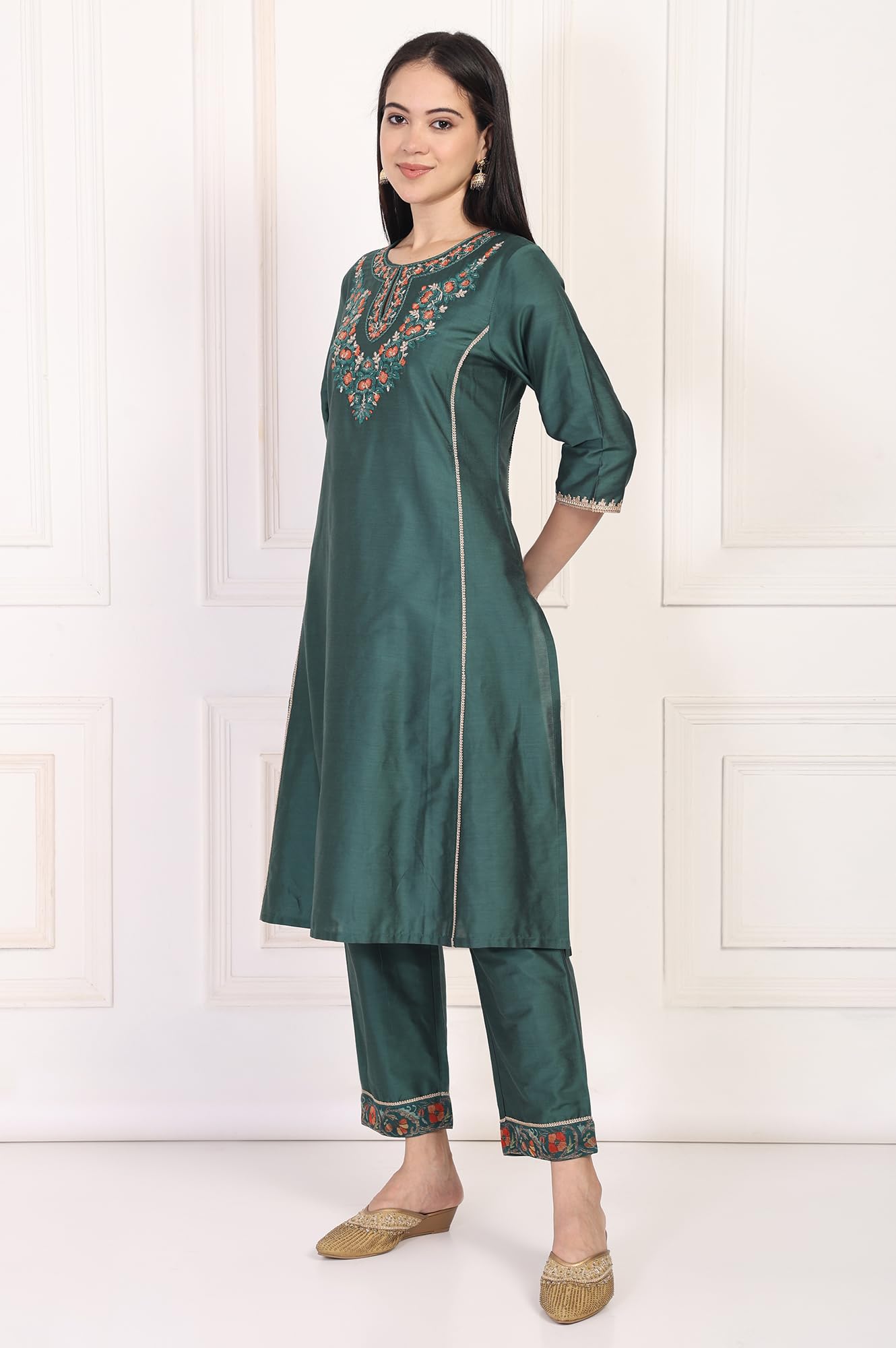 W for Woman Green Embroidered Floral Zari Work A-Line Silk Blend Kurta with Straight Pant and Dupatta Set (WS13284-224373-3XL)