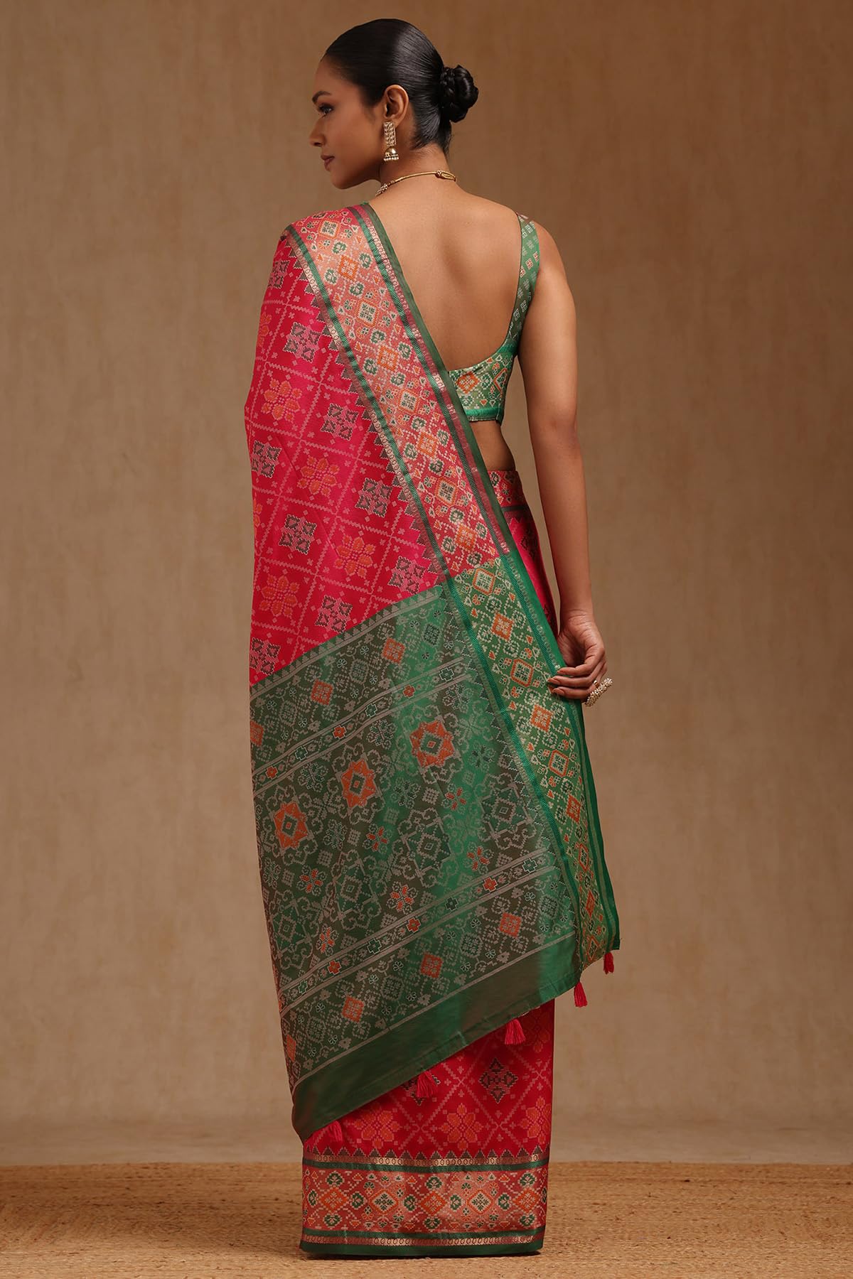 Soch Womens Fuchsia Silk Blend Woven Design Saree With Thread Work