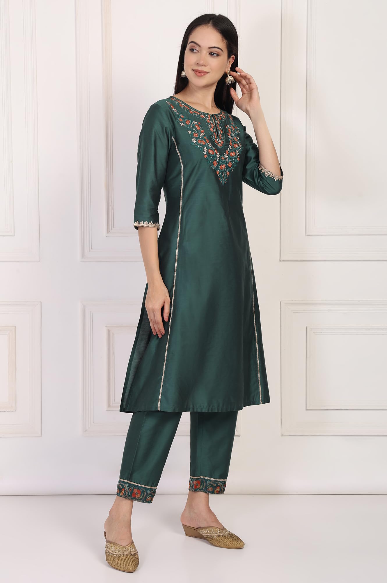 W for Woman Green Embroidered Floral Zari Work A-Line Silk Blend Kurta with Straight Pant and Dupatta Set (WS13284-224373-3XL)