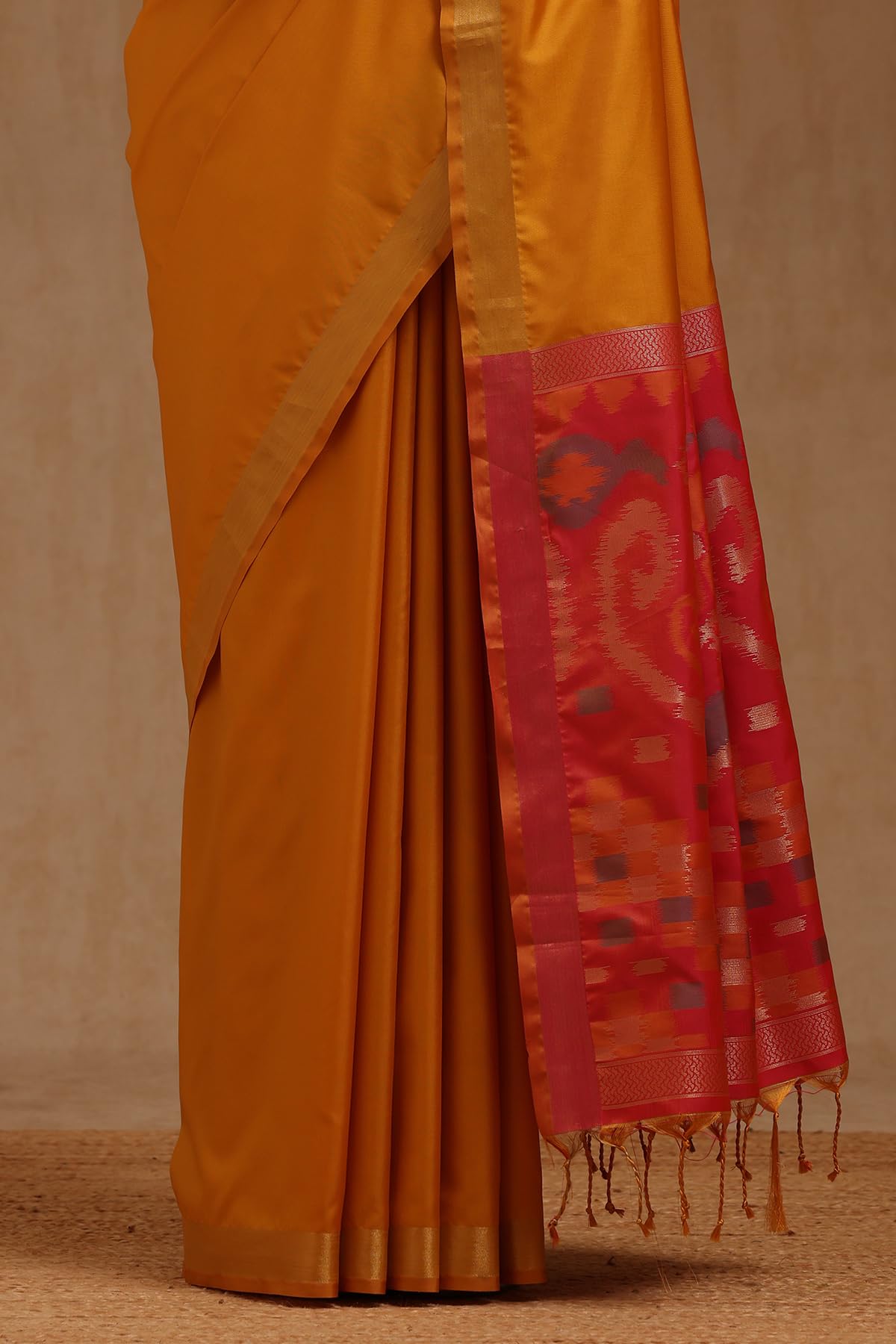 Soch Womens Mustard Silk Blend Solid Saree