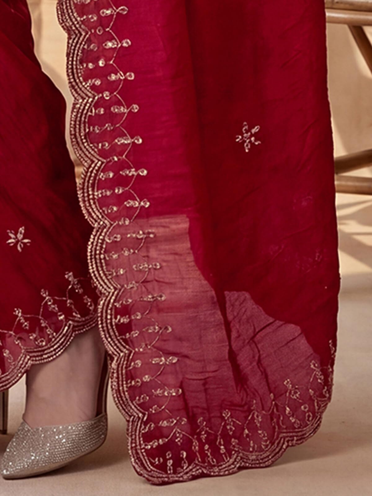 SIRIL Women's Crush Satin Scalloped Border Embellished Sequins Embroidery Saree with Unstitched Blouse Piece (4995S1162A_Red)