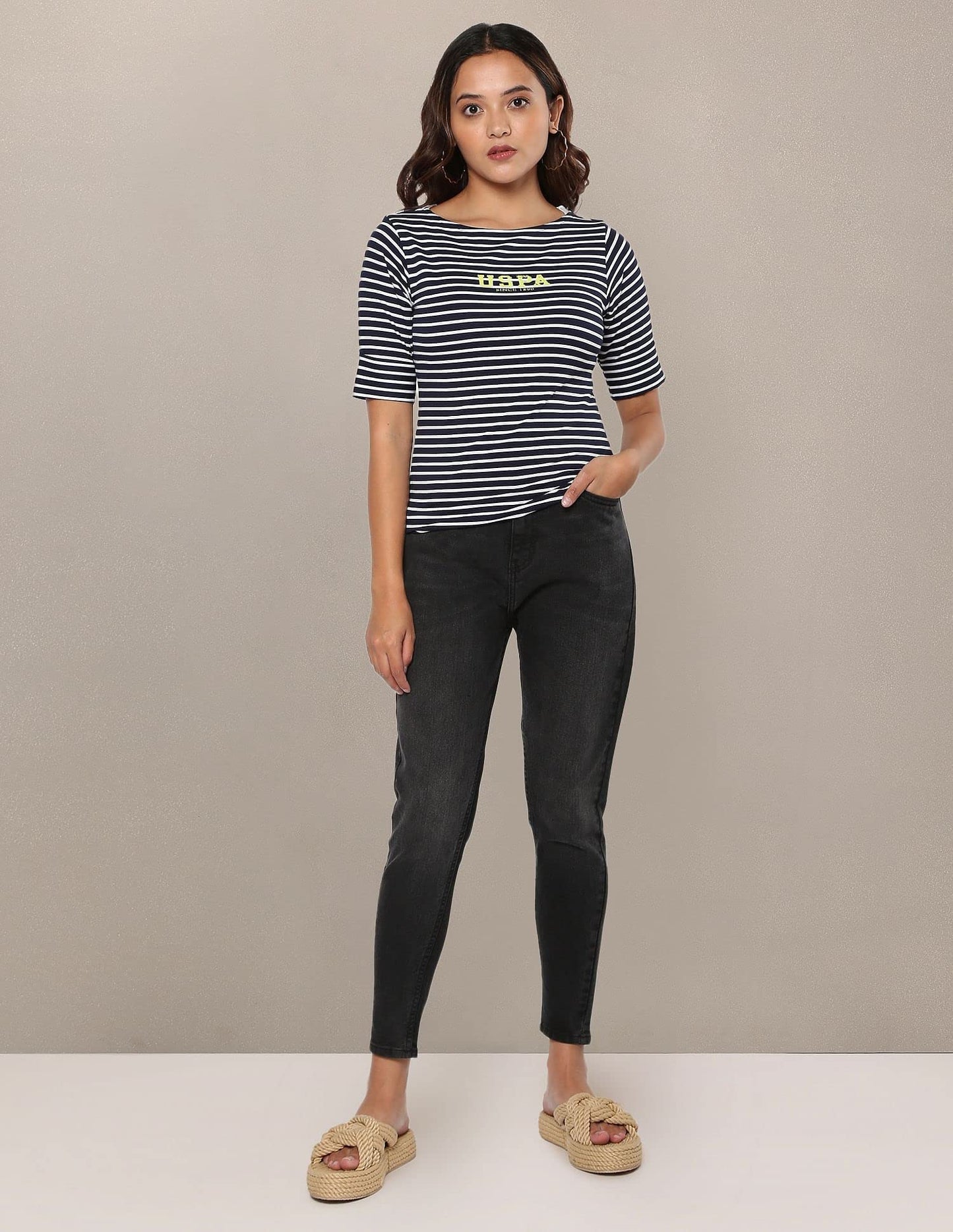 U.S. POLO ASSN. Women's Slim Mom Fit High Rise Jeans (UWAW22JN080_Black_28)