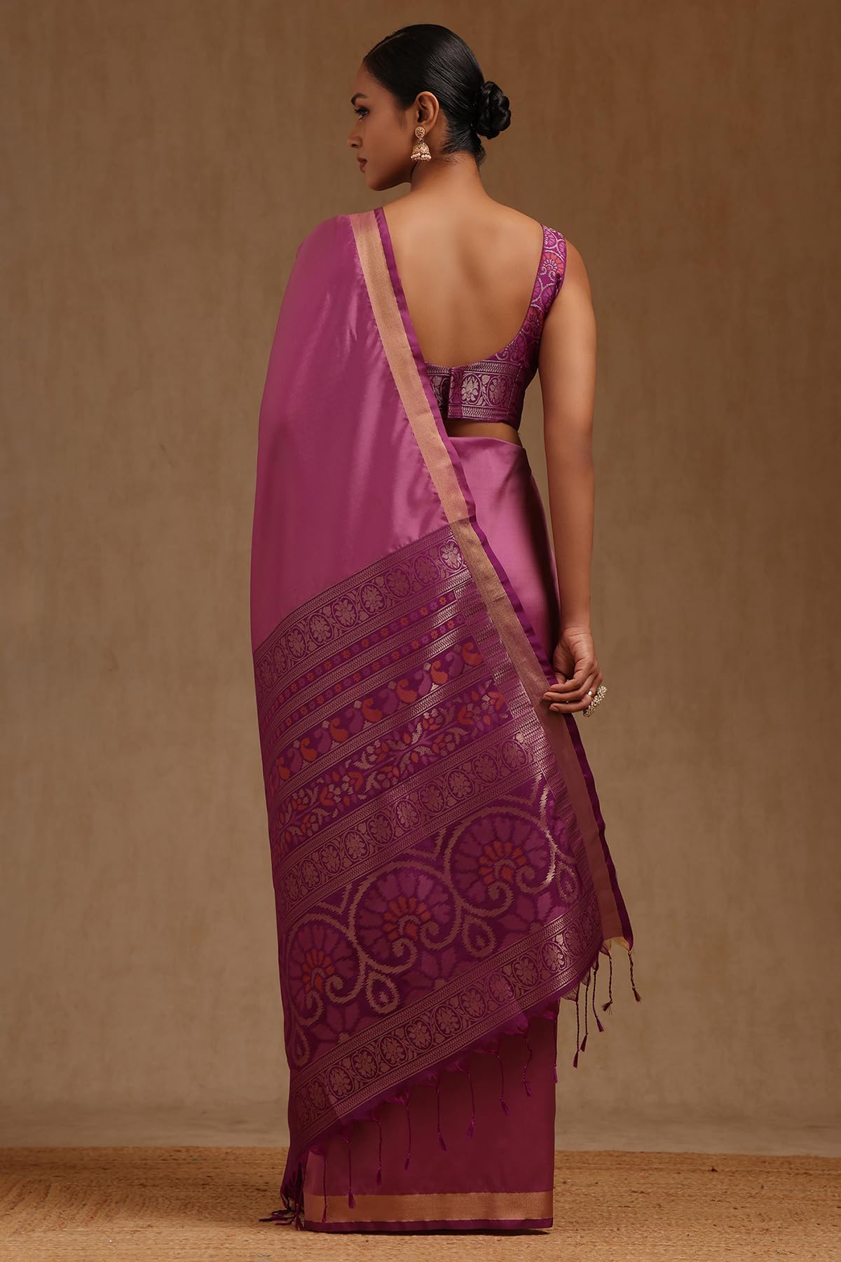 Soch Womens Lavender Silk Solid Saree