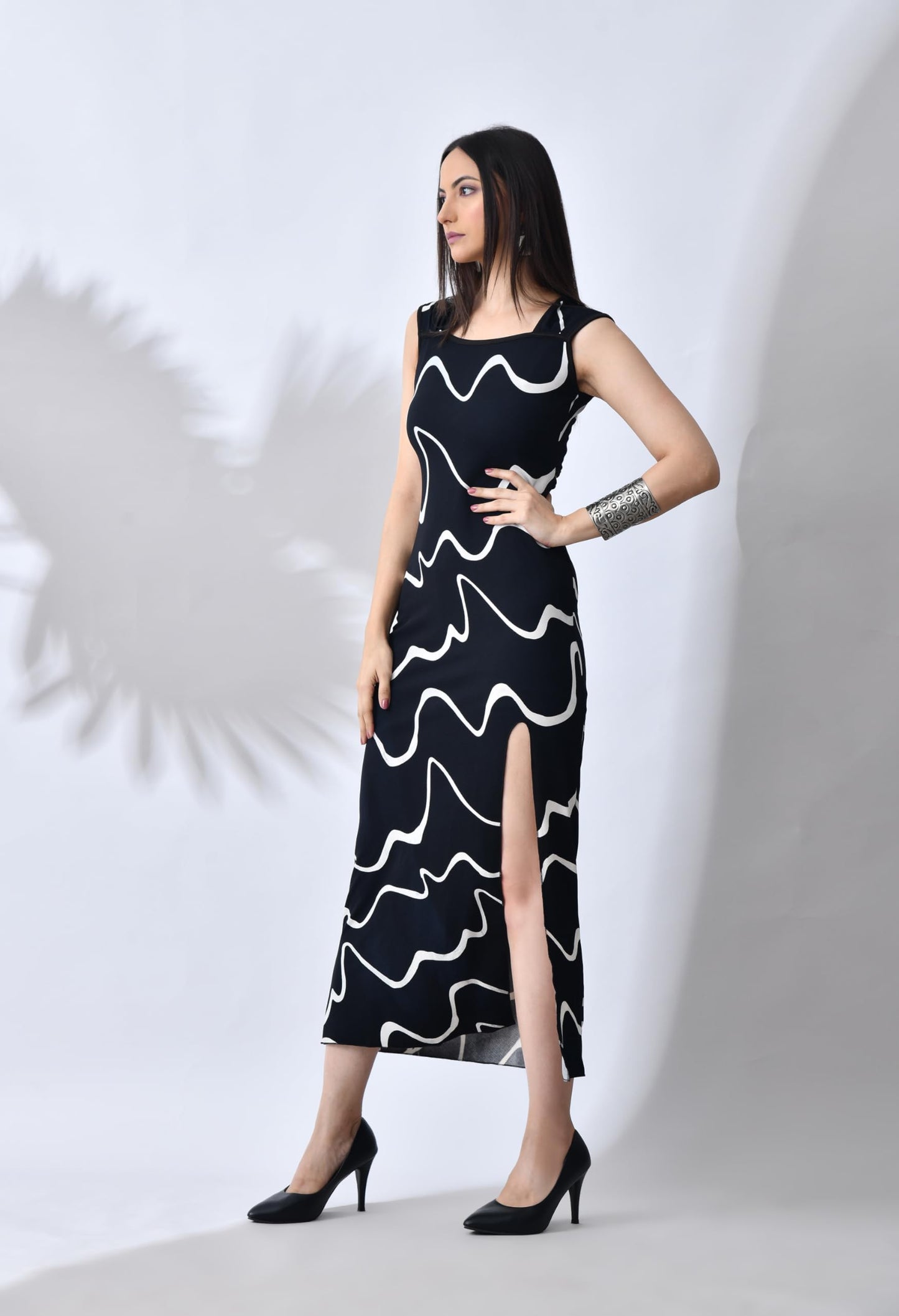IUGA Black Lahariya Print Bodycon Maxi Dress with Square Neck and Front Slit
