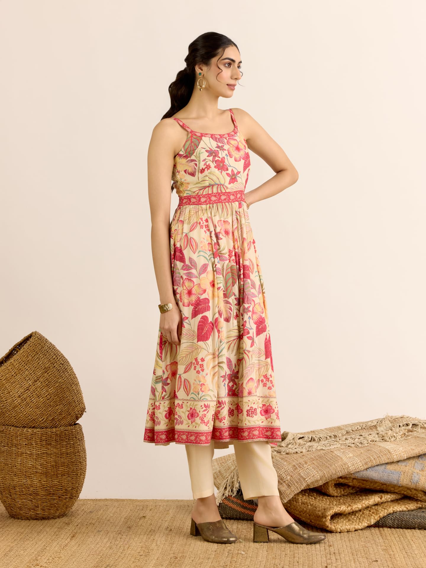 Aarke Ritu Kumar Ecru Aurora Kurta With Pant And Dupatta