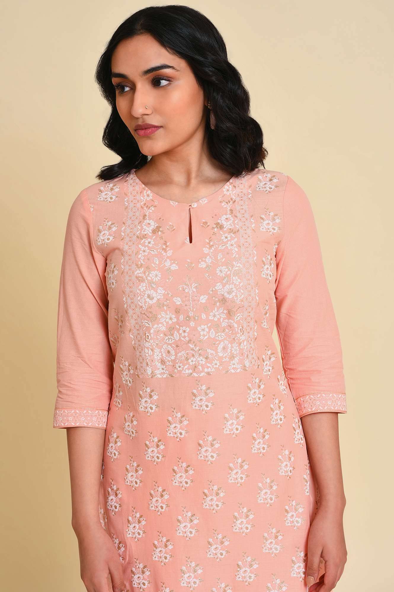 W for Woman Peach Glitter Printed Kurta_23FEW19021-121385_L