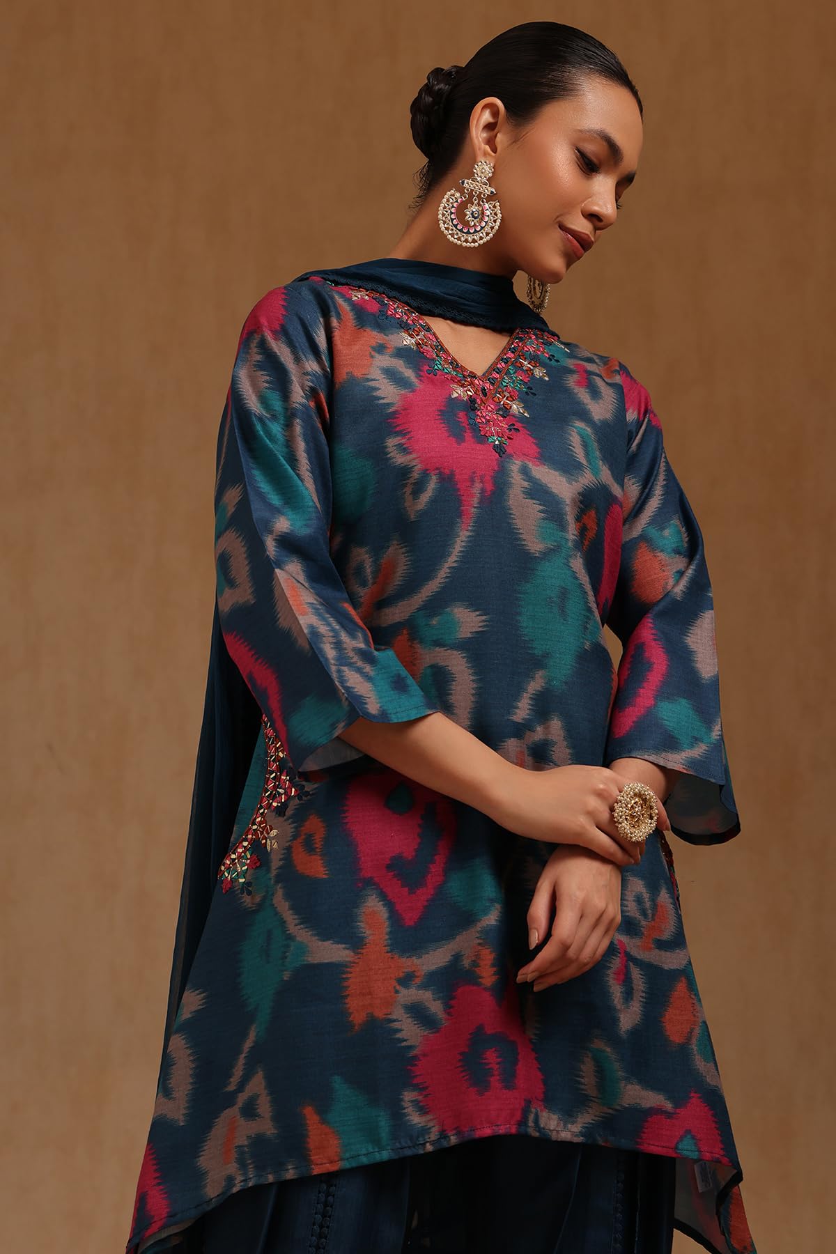 Soch Womens Blue Linen Ikat Print Suit Set With Mirror