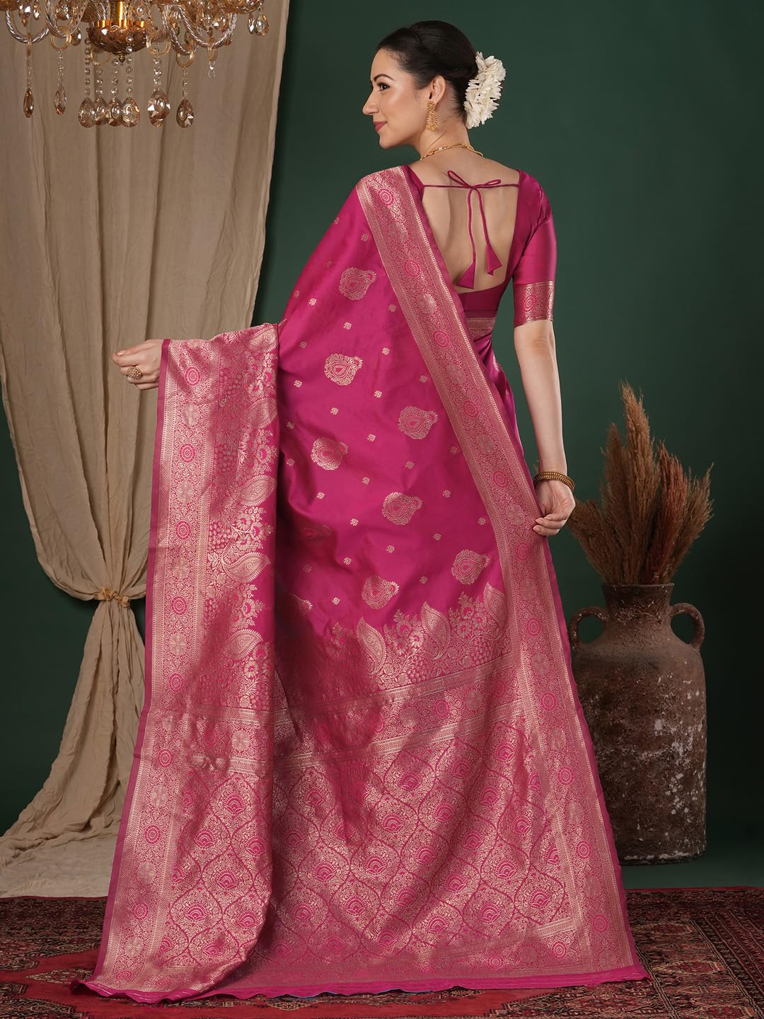 AKHILAM Women's Kanjivaram Woven Soft Silk Saree With Blouse Piece