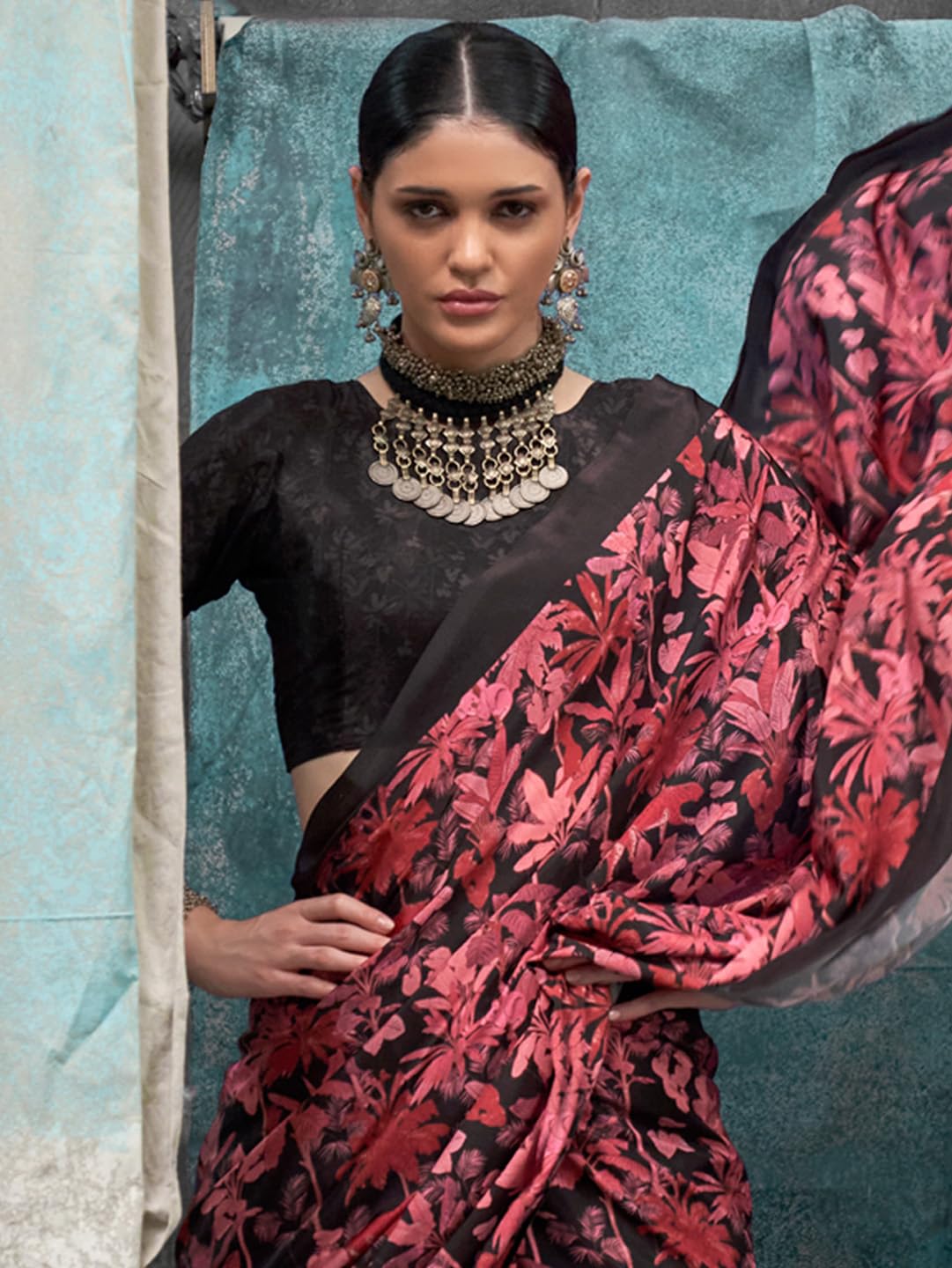 SAREE MALL Women's Black Crepe Bagru Printed Saree With Blouse Piece (KERNIA16002_RB)