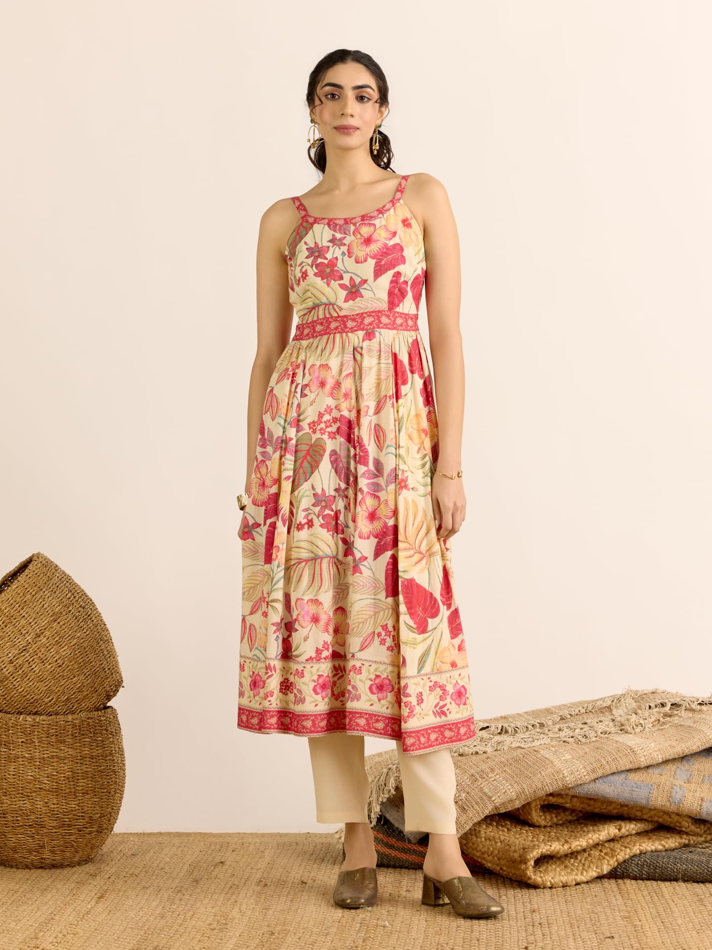Aarke Ritu Kumar Ecru Aurora Kurta With Pant And Dupatta