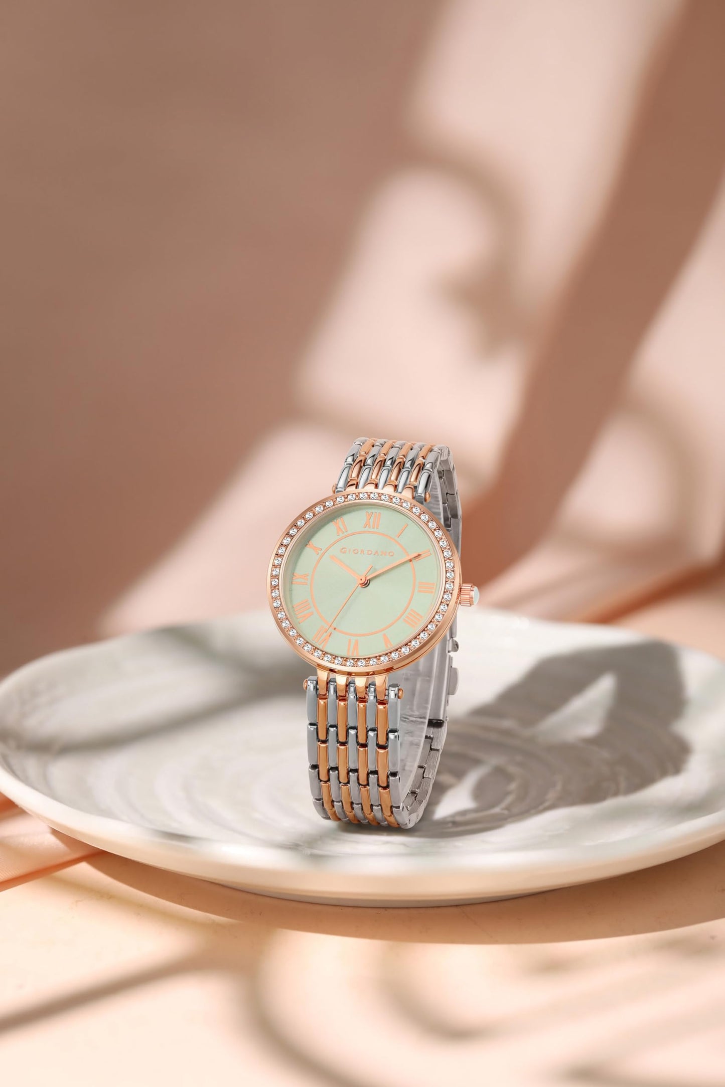 Giordano Eleganza Collection Watch for Women with Stainless Steel Strap and Crystal Embellished Bezel, Roman Numerals