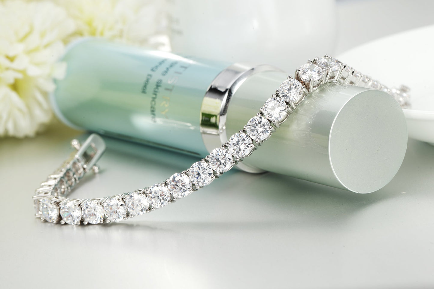 Ananth Jewels Made with Swarovski Zirconia Solitaire Pure Brilliance Bracelet for Women (Metal : Alloy)