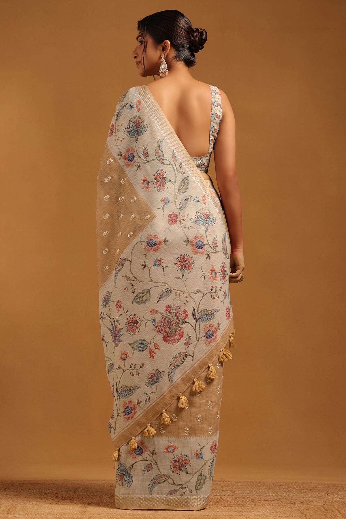 Soch Womens Beige Linen Botanical Saree With Machine Embroidery