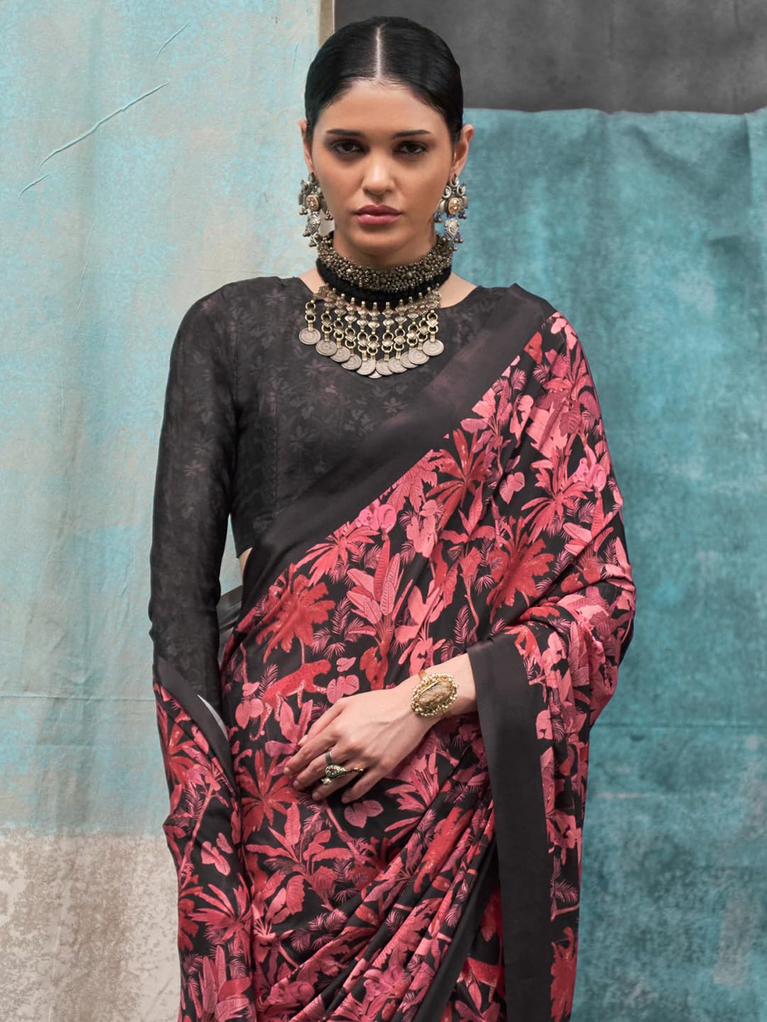 SAREE MALL Women's Black Crepe Bagru Printed Saree With Blouse Piece (KERNIA16002_RB)