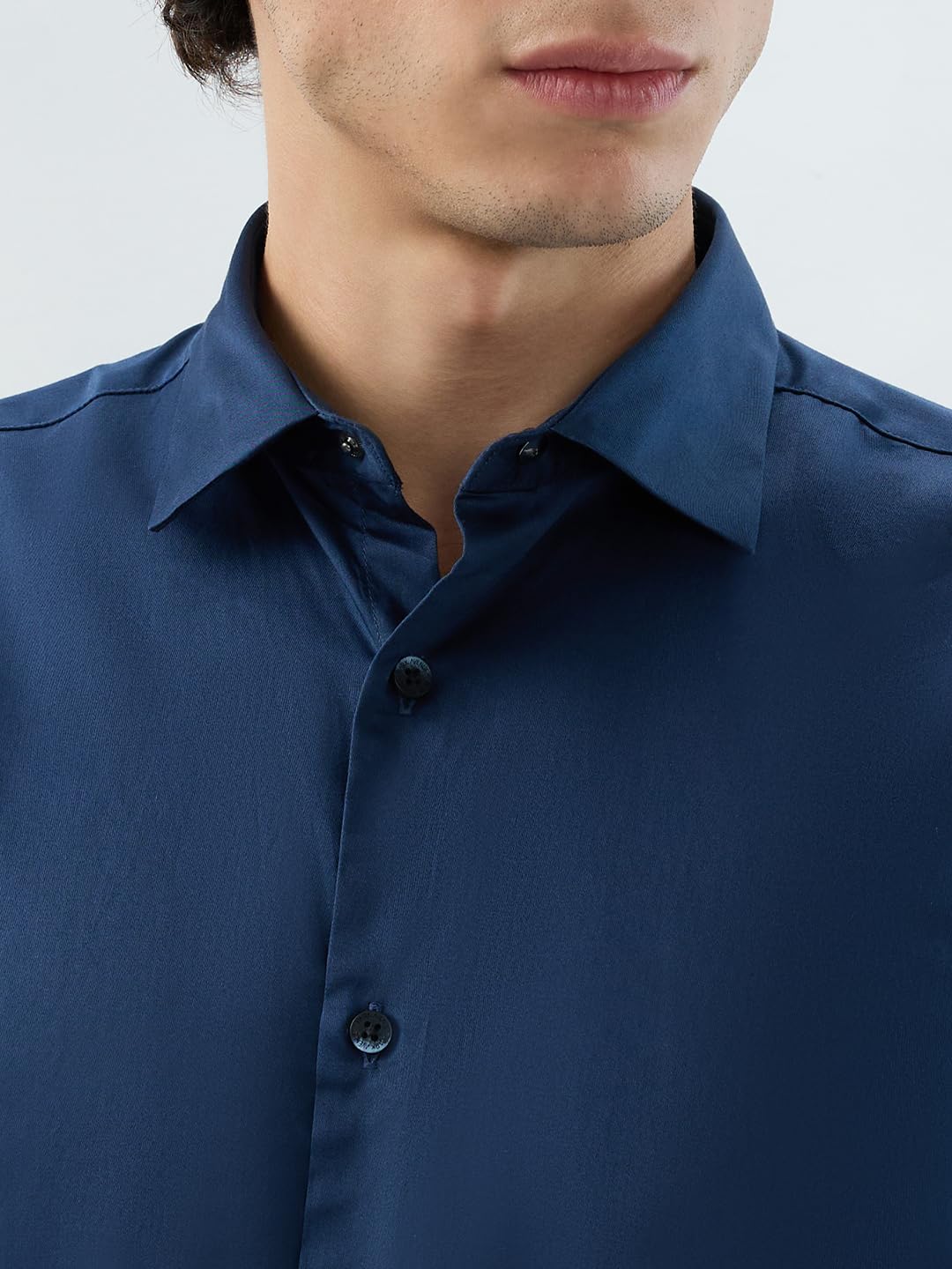 Park Avenue Men Slim Fit Solid Pattern Cotton Lycra Blend Semi Cutaway Collar Full Sleeve Casual Shirt Blue