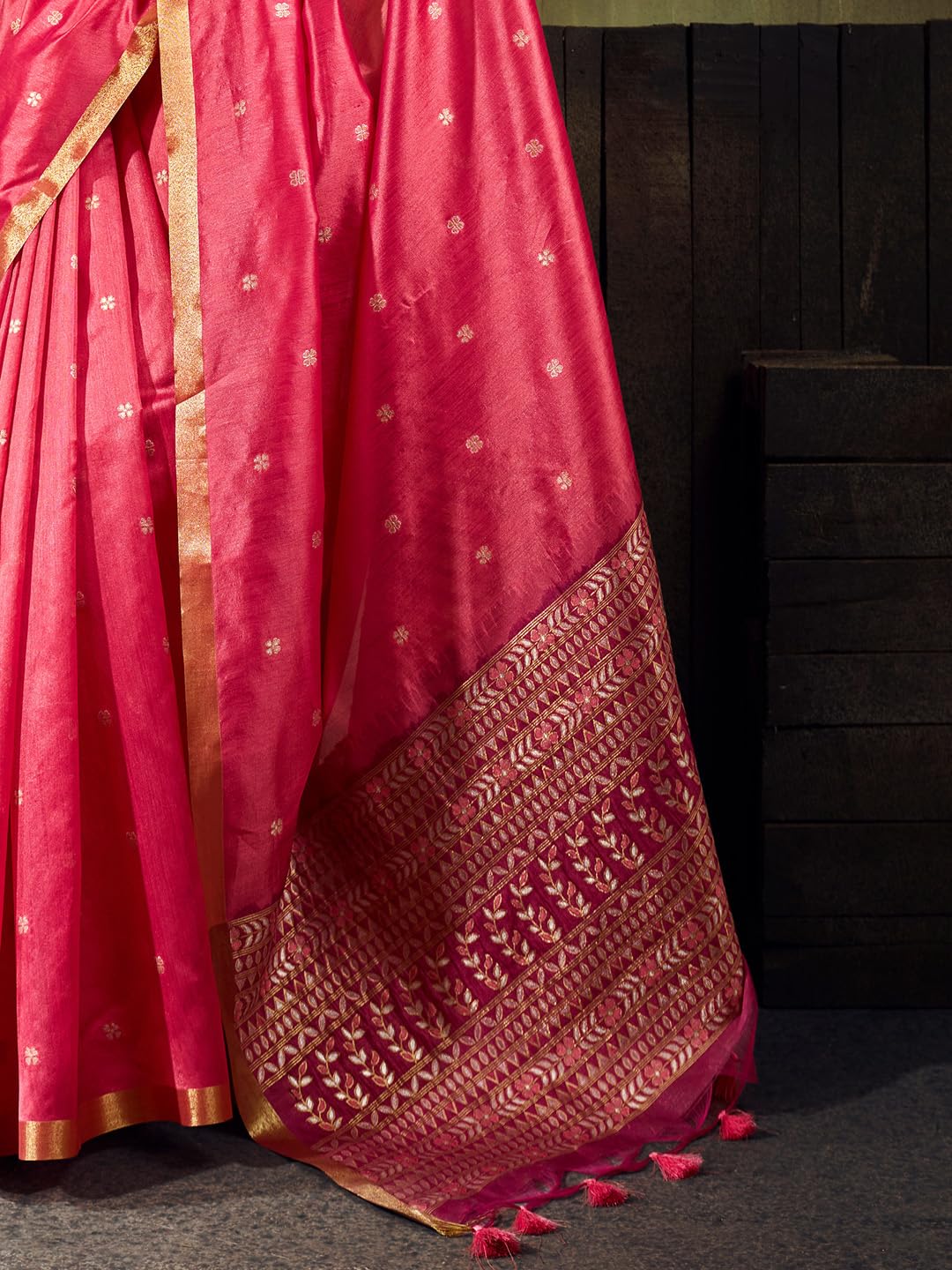 AKHILAM Women's Pink Silk Blend Zari butta Woven Design Tassels and Latkans Saree With Unstitched Blouse Piece | saree for woman | Designer Saree for Women