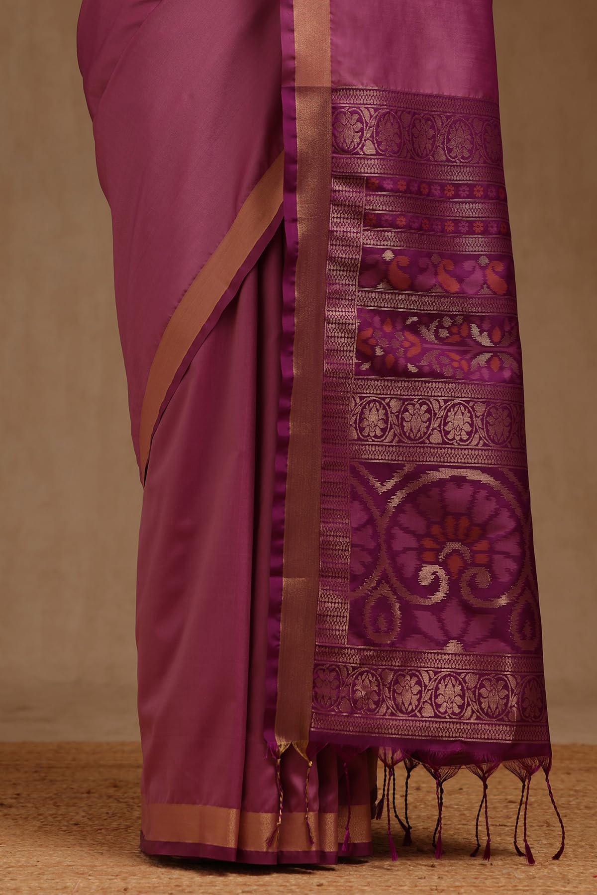 Soch Womens Lavender Silk Solid Saree