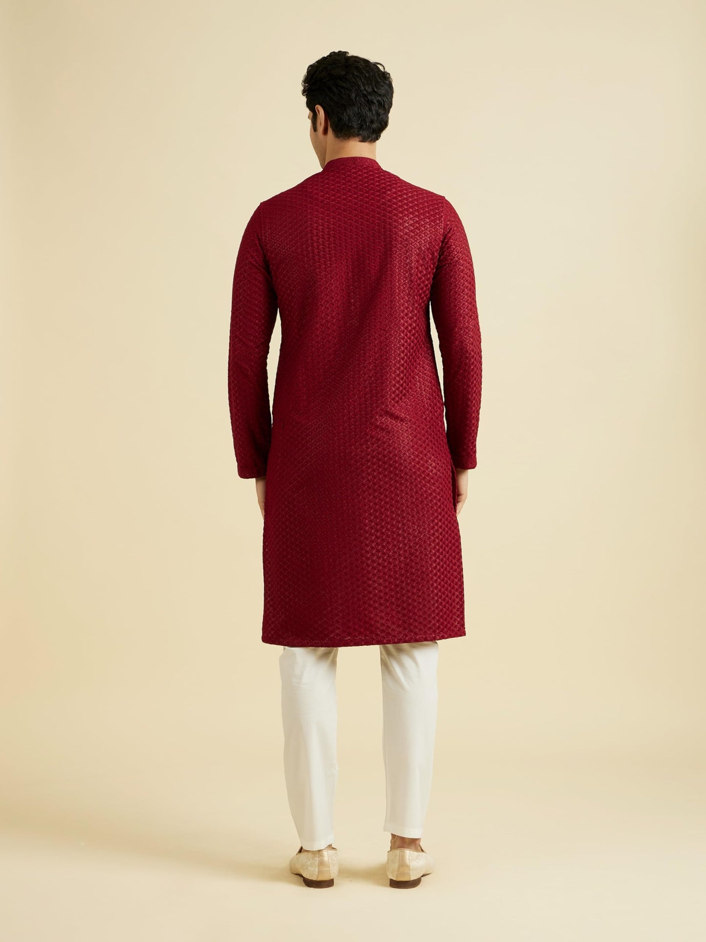 Manyavar Men's Cotton Blend Embroidery Kurta Pyjama Set (2pcs)