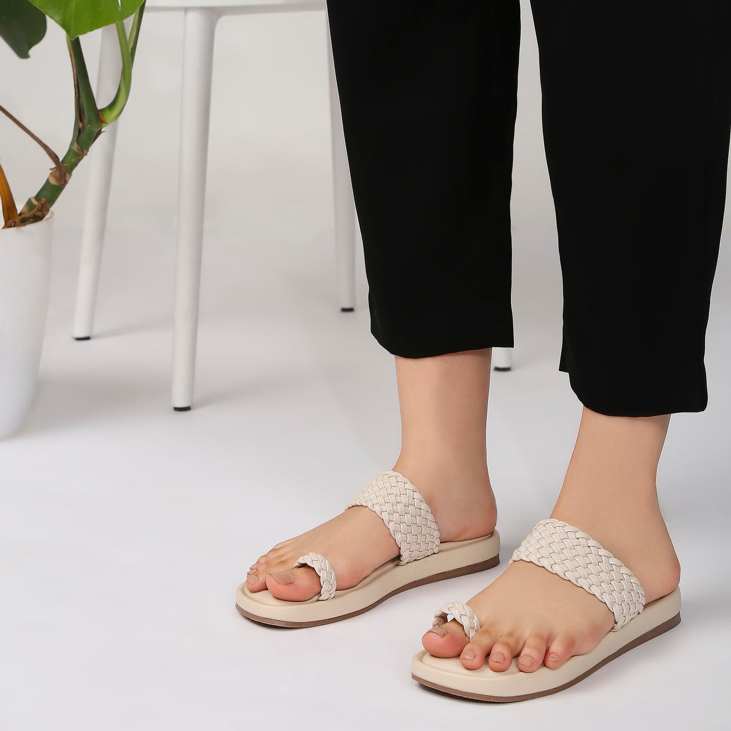 KENNETH COLE Women's Flat Slide Sandal | Ladies Open-Toe Slip-On | Premium Synthetic Upper | Intricate Woven Strap, Modern Toe Ring Design