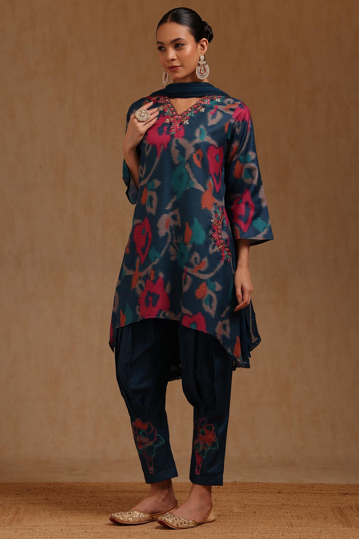Soch Womens Blue Linen Ikat Print Suit Set With Mirror