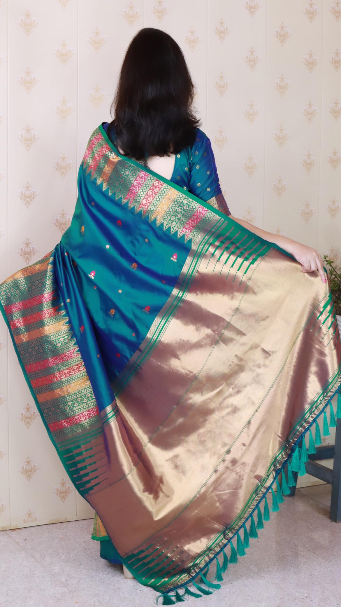 SGF11- Women's Kanjivaram Pure Soft Silk Handloom Saree Pure Golden Zari With Blouse Piece (Rama Green)