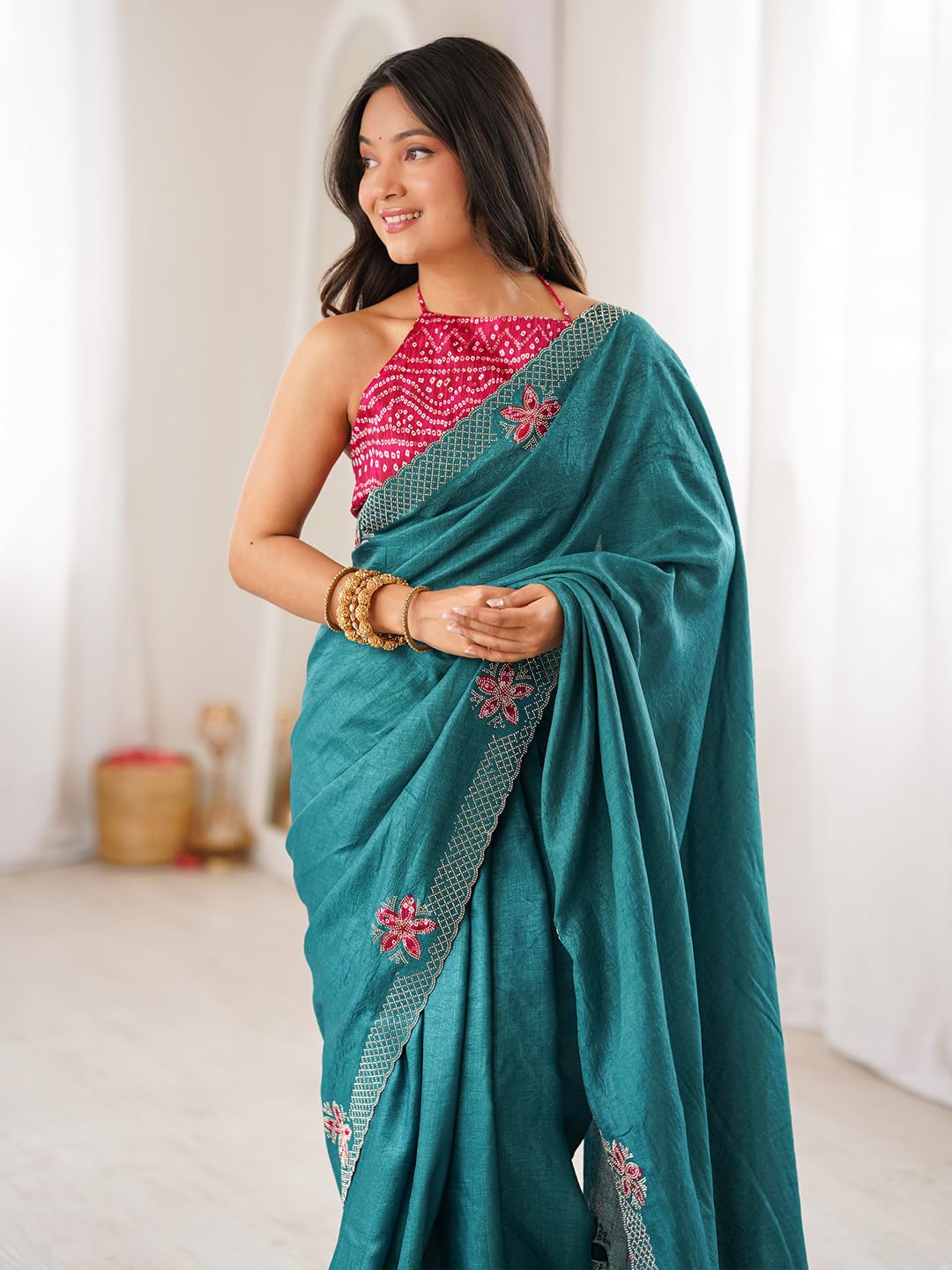 AKHILAM Women's Teal green Vichitra Silk Scallop Border Stone Work Saree With Unstitched Blouse Piece | Saree for woman | Designer Saree for Women | Soft and Skin Friendly (CNDY2803_MT)