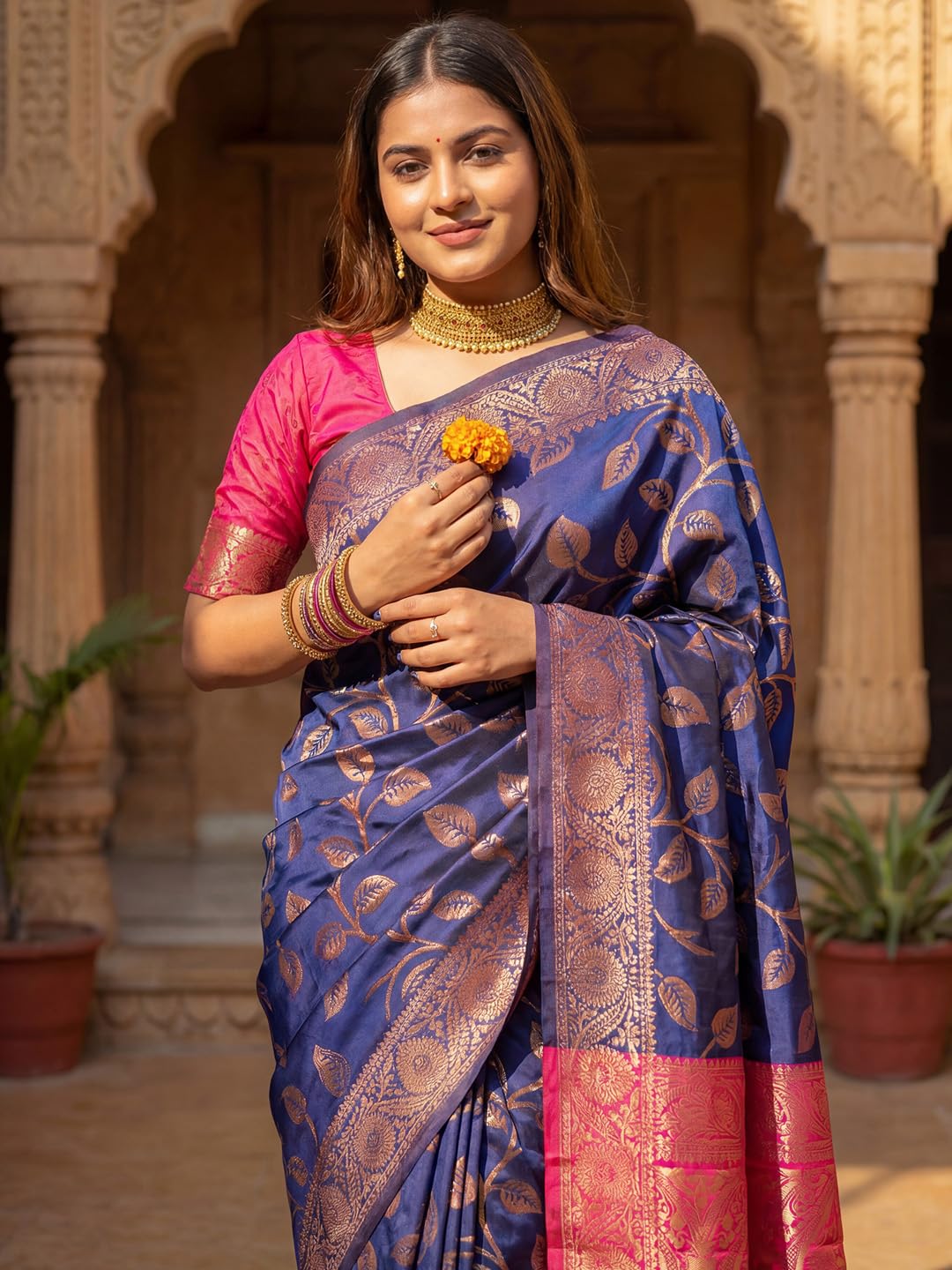 AKHILAM Women's Kanjivaram Woven Soft Silk Saree With Blouse Piece
