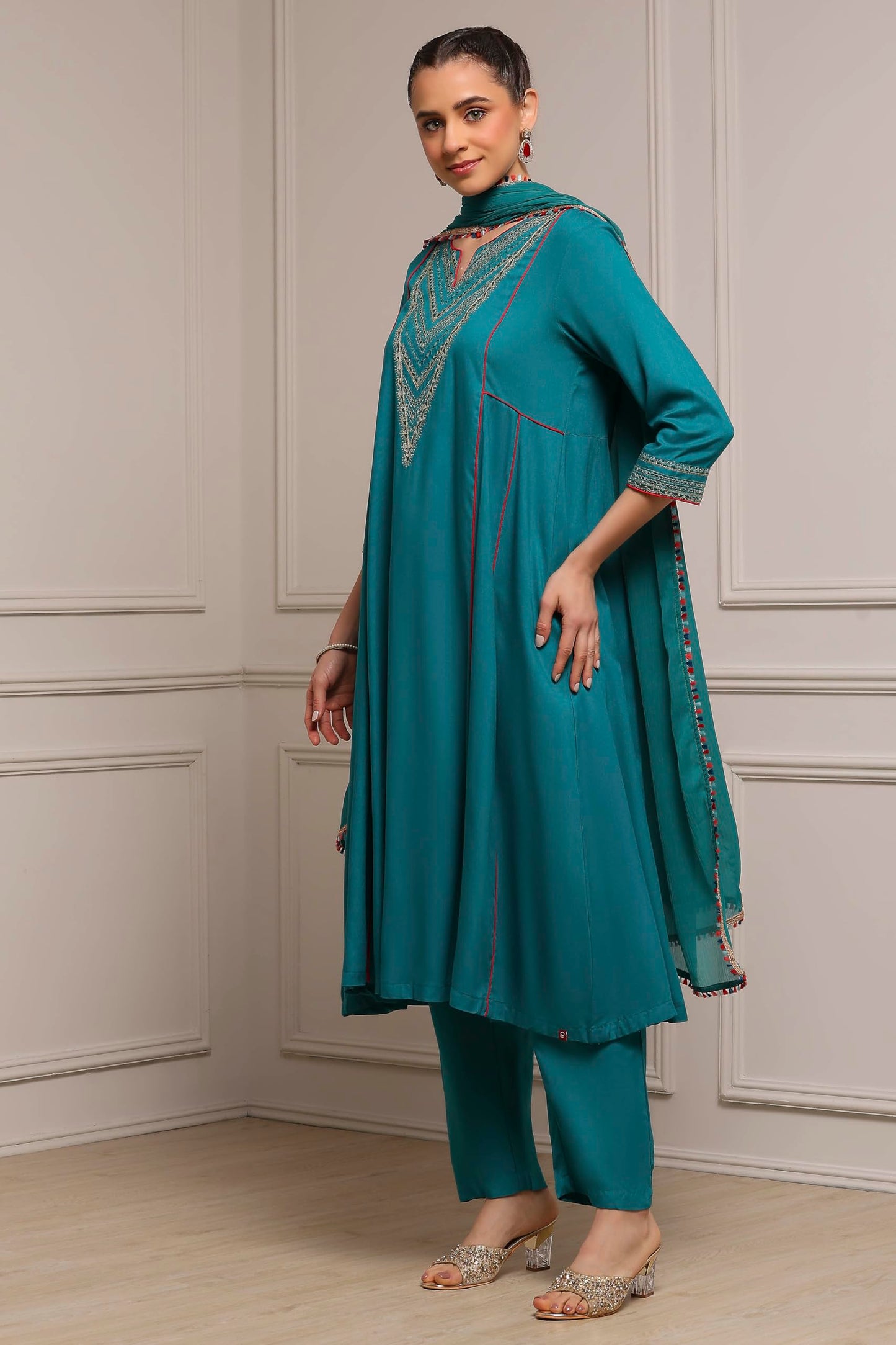Biba Women Teal Green Viscose Rayon Straight Solid Suit Set_46