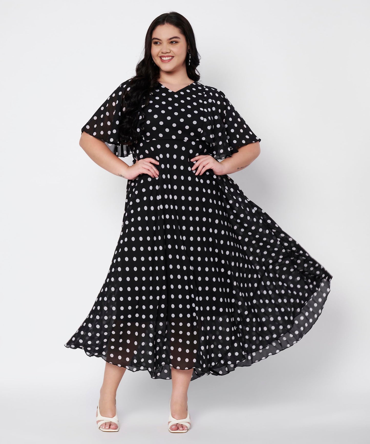 HELLO DESIGN Women Plus Size Fit and Flare V-Neck Polka Dot Maxi Dress (White_3X-Large)
