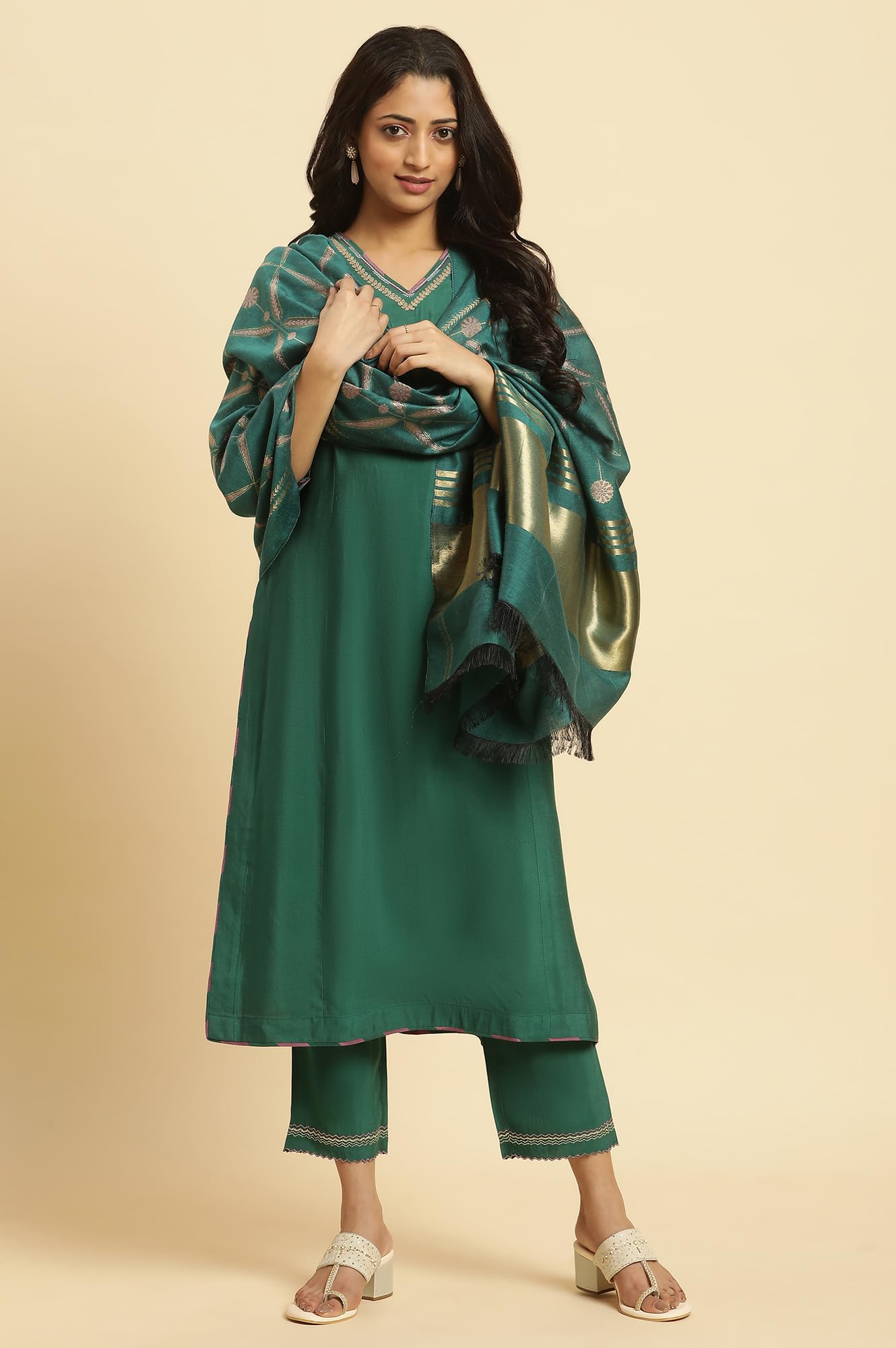 W for Woman Green Solid Kurta, Pants and Jacquard Dupatta_24AUWS19528-220336_S