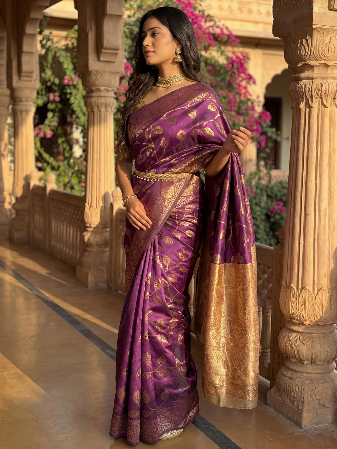AKHILAM Women's Kanjivaram Woven Soft Silk Saree With Blouse Piece