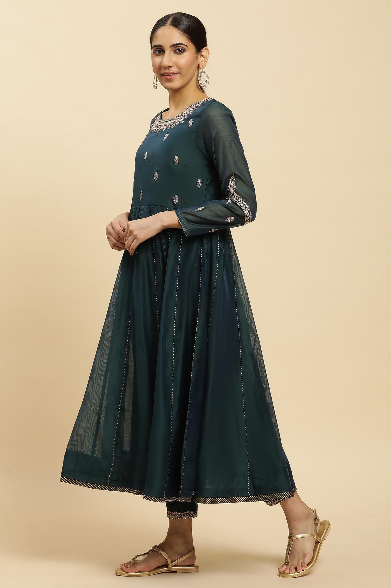 W for Woman Women's Viscose Solid Kurta, Slim Pant & Dupatta (23AUWS10284-221084_Green_S)