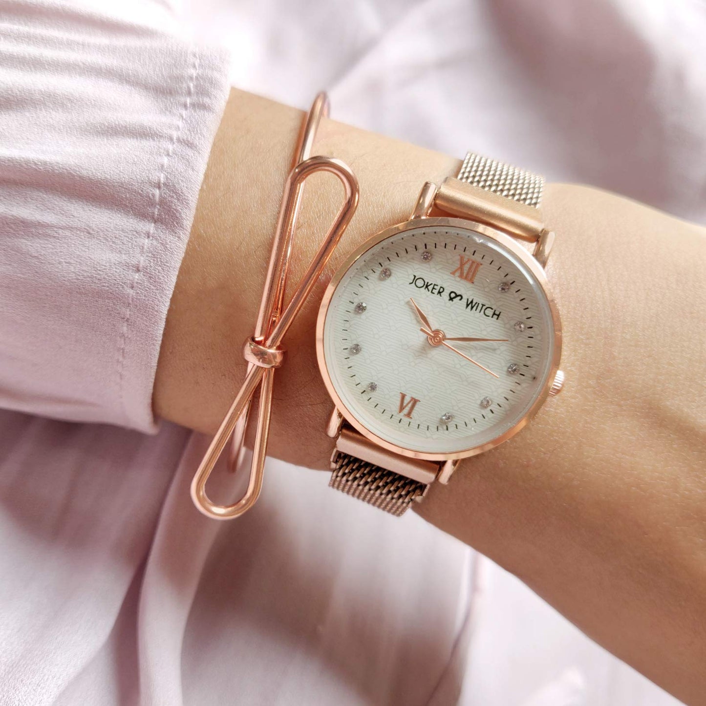 Joker & Witch Stainless Steel Dusk Rosegold Analog Watch Bracelet Set For Women, White Dial, Rose Gold Band