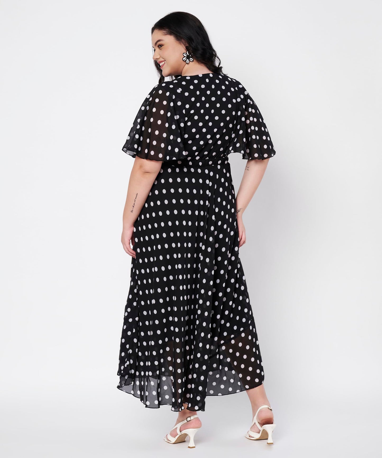 HELLO DESIGN Women Plus Size Fit and Flare V-Neck Polka Dot Maxi Dress (White_3X-Large)