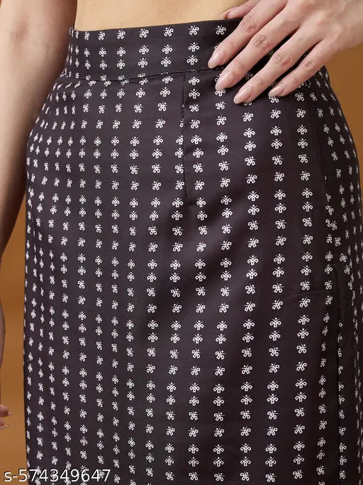 Globus Women Black & White Digital Parallel Print Mid-Rise Back Slit Straight Midi Skirt