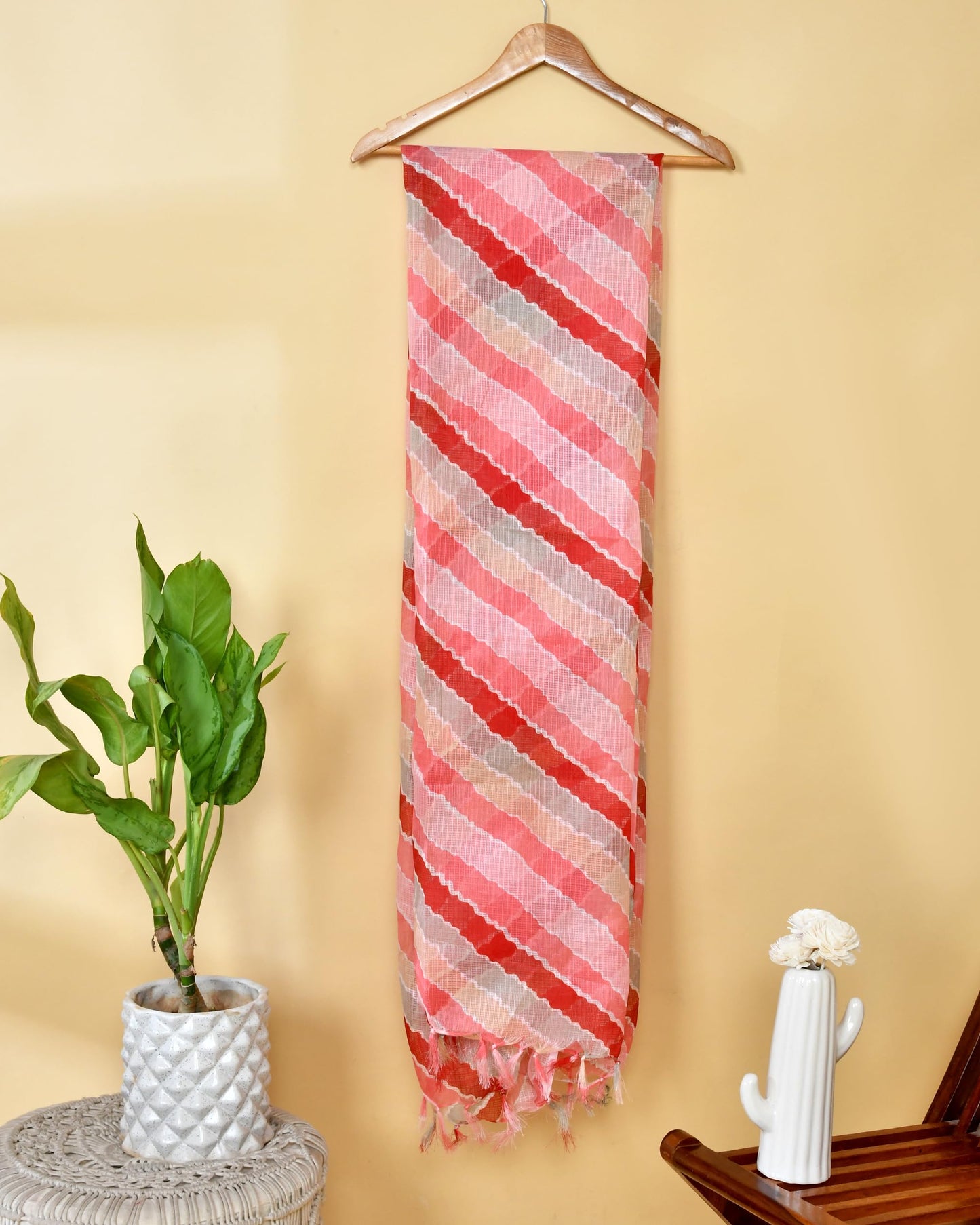 POISED Rajasthani Tie and Dye Kota Doria Blend Dupatta for Women's| Elegant Lehariya Pattern with Tassels| 2.5 Meter| Perfect for Festivals and any Occassions (Red)