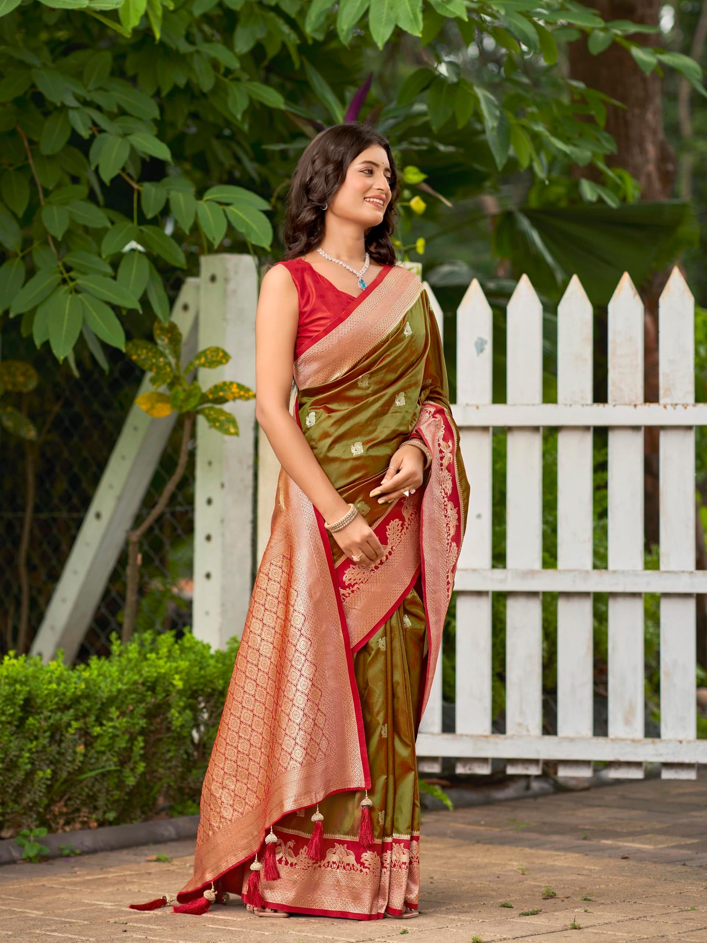 MANOHARI Women's Most Trendy Banarasi Satin Silk Woven Olive Green Animal Design Pattern Pattern Saree With Heavy Jacquard Work Saree With Blouse Piece_MN2037