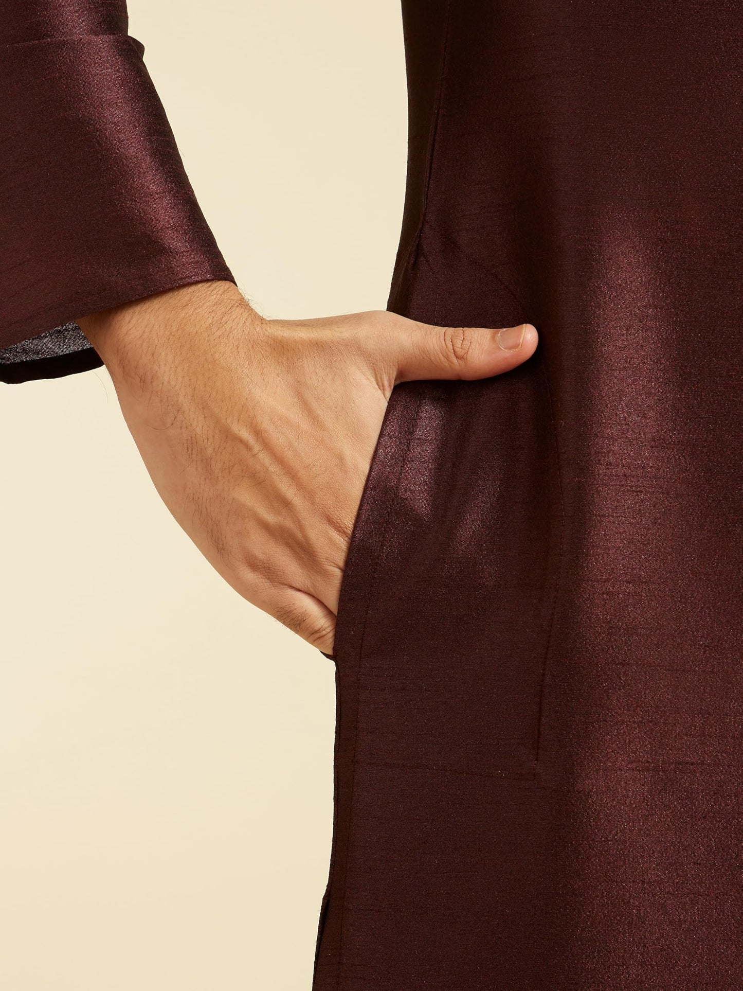 DIWAS BY MANYAVAR Men's Art Silk Solid Kurta (Wine,L)