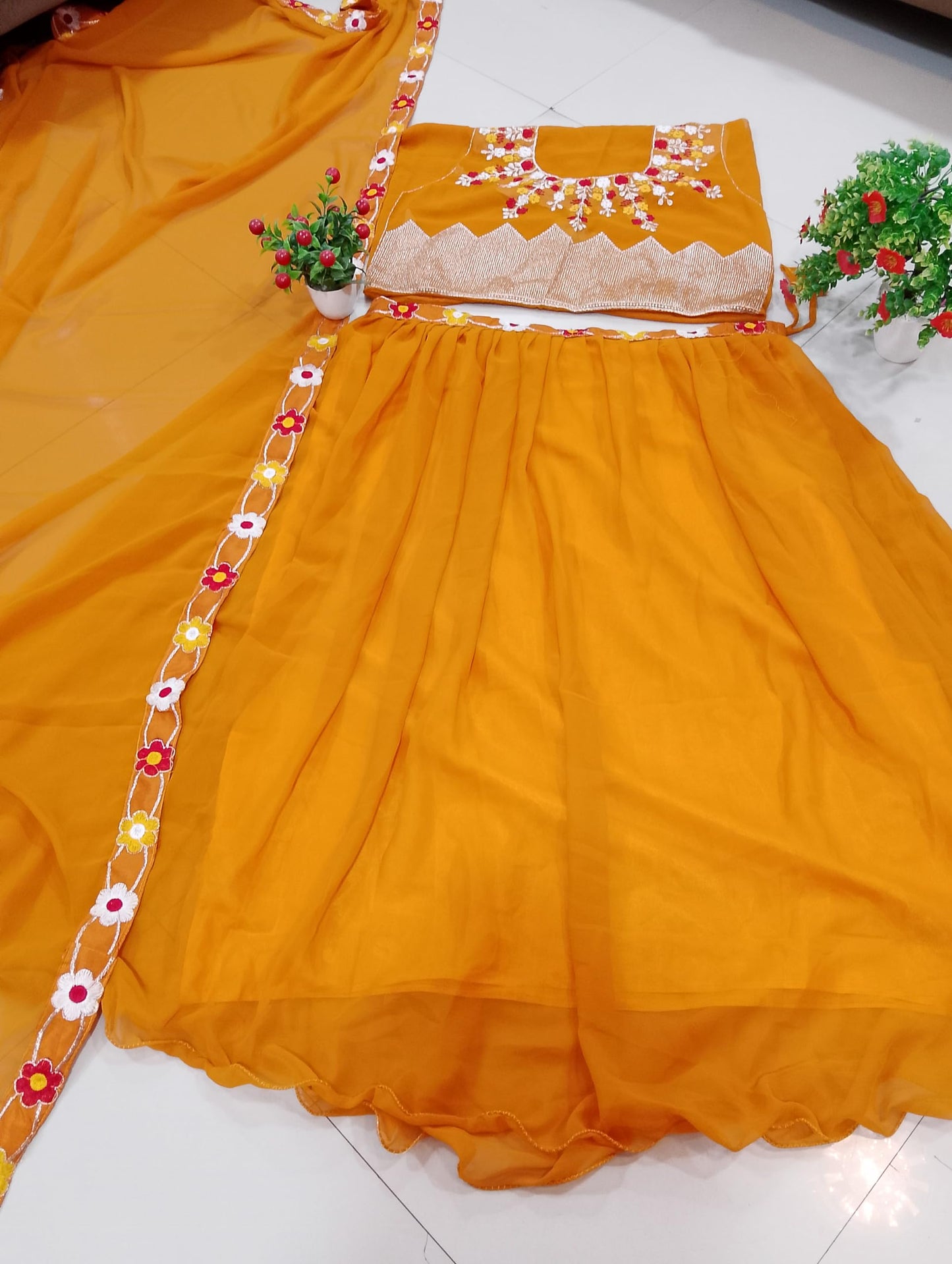 SHYAMLATA Women's Georgette Semi-stitched Lehenga Choli Set (yellow)