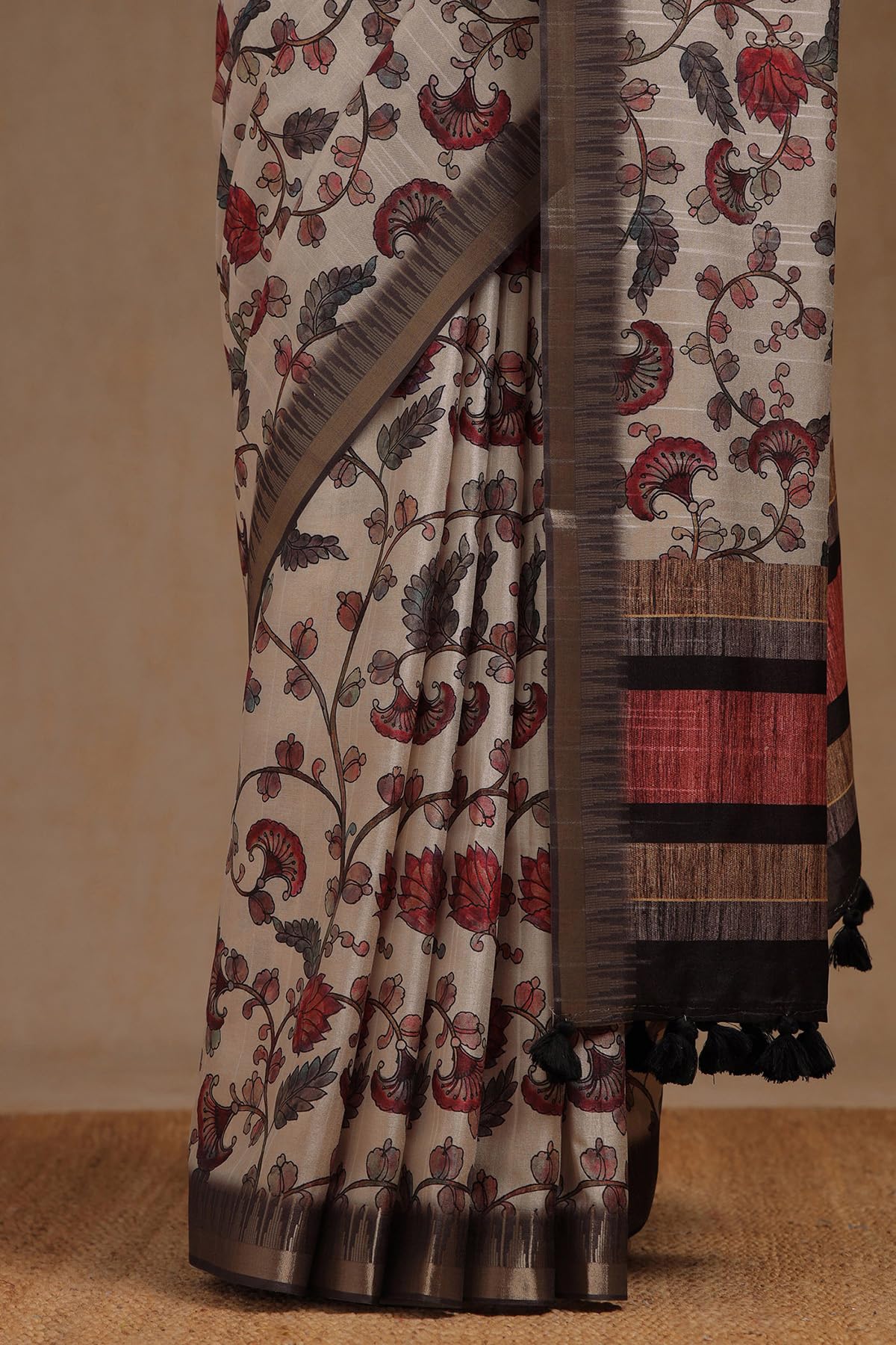 Soch Womens Cream Tussar Floral Print Saree