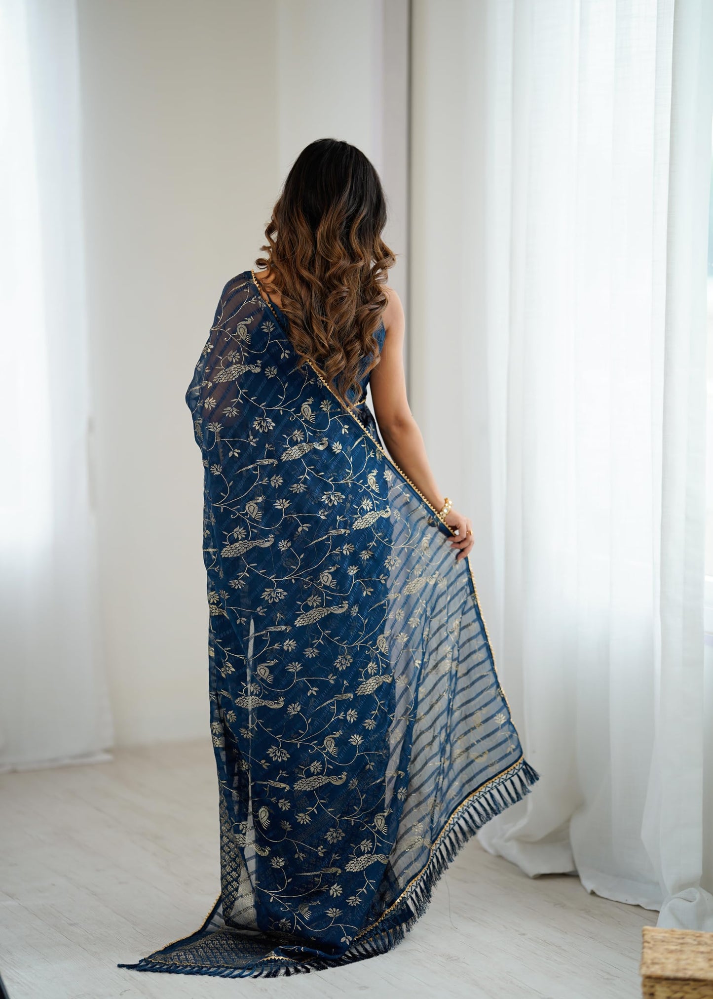 Ekasya Women Georgette Navy Blue Floral Pattern Printed Work Saree With Unstitched Blouse (E5677_5)
