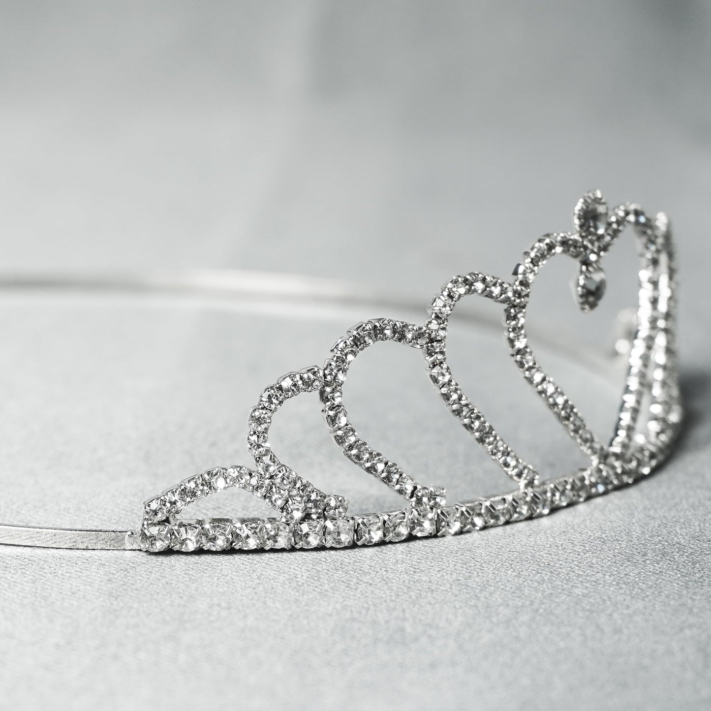 Decofy Beautiful Heart Rhinstone Diamond Crown Tiara- Hair Accessories Tiara Headband for Women and Girl Crown Hairband Tiara