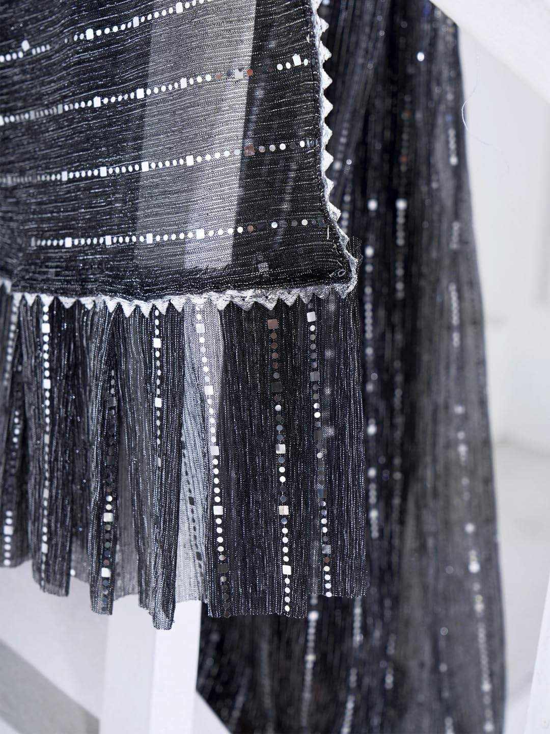 SAREE MALL Women's Embellished Printed Ready To Wear one Minute Ready To Wear one Minute Saree With Unstitched Blouse (Black_RTWMAHEK5001E_MK)