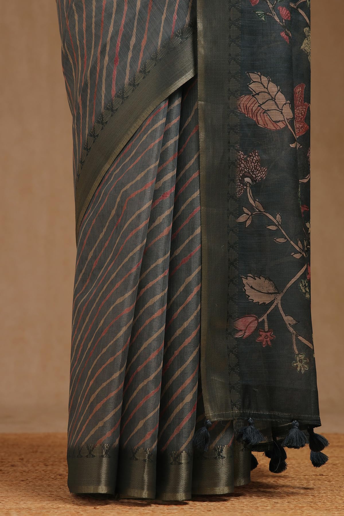 Soch Womens Linen Leheriya Print Saree