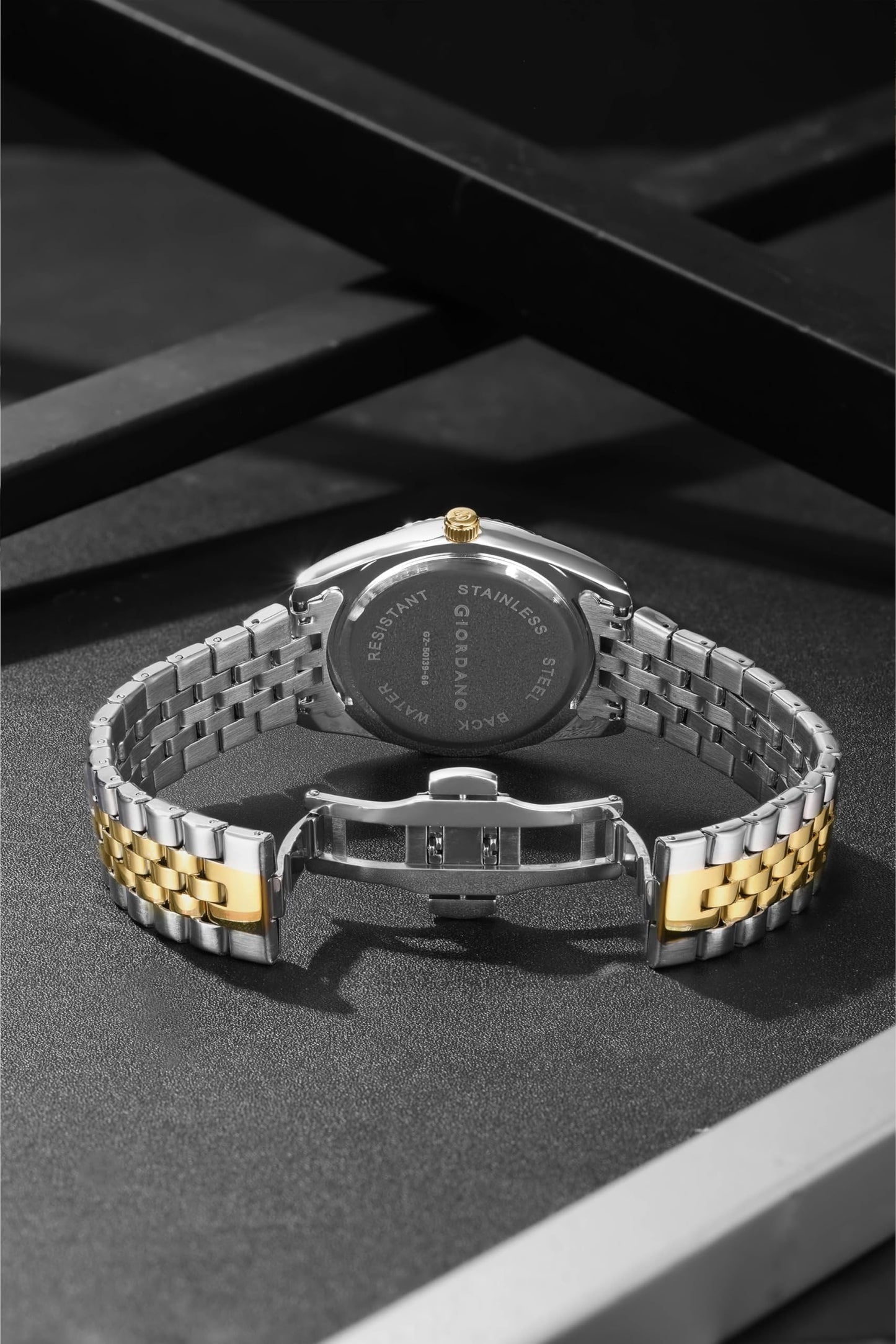 Giordano Analog Watch for Men - Dual-Tone Stainless Steel Strap, Crystal Indices and Fluted Bezel