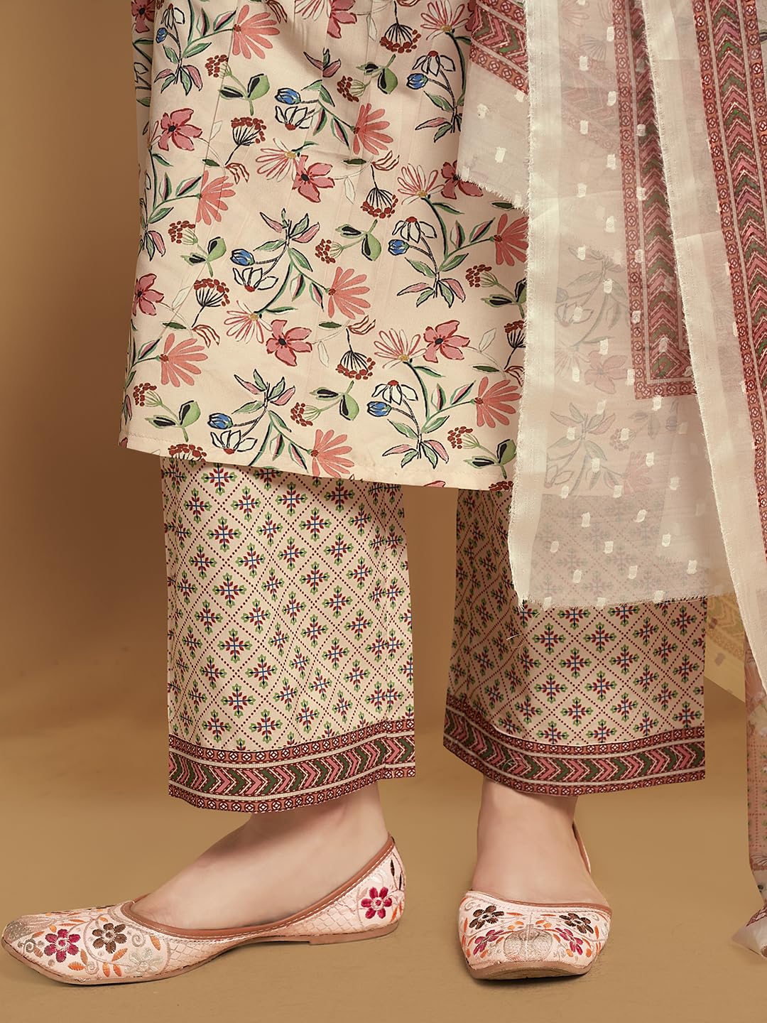 V4M Women's Peach Floral Printed A-Line Kurta Set | Kurta Pant With Dupatta